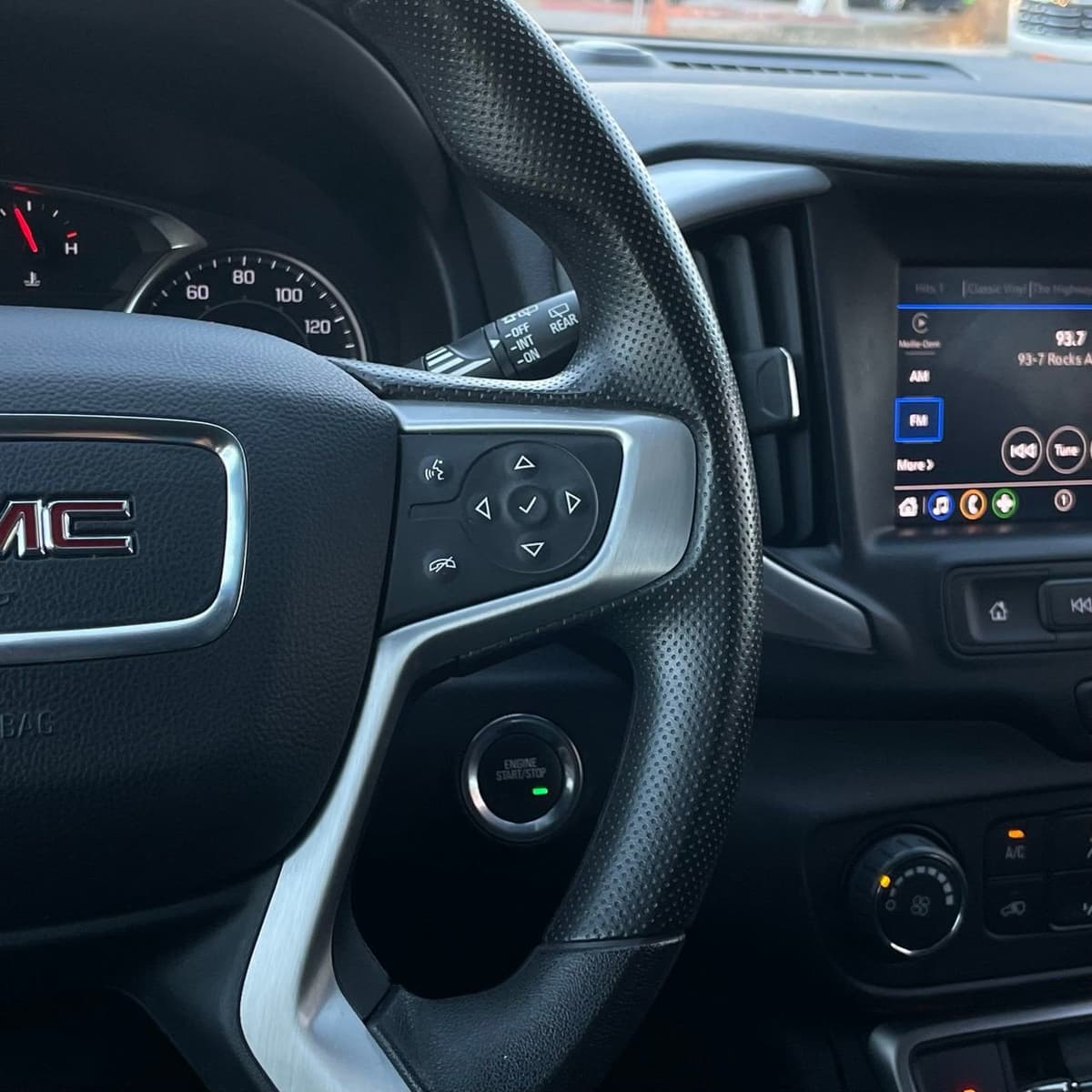 2024 GMC Terrain - Image 14