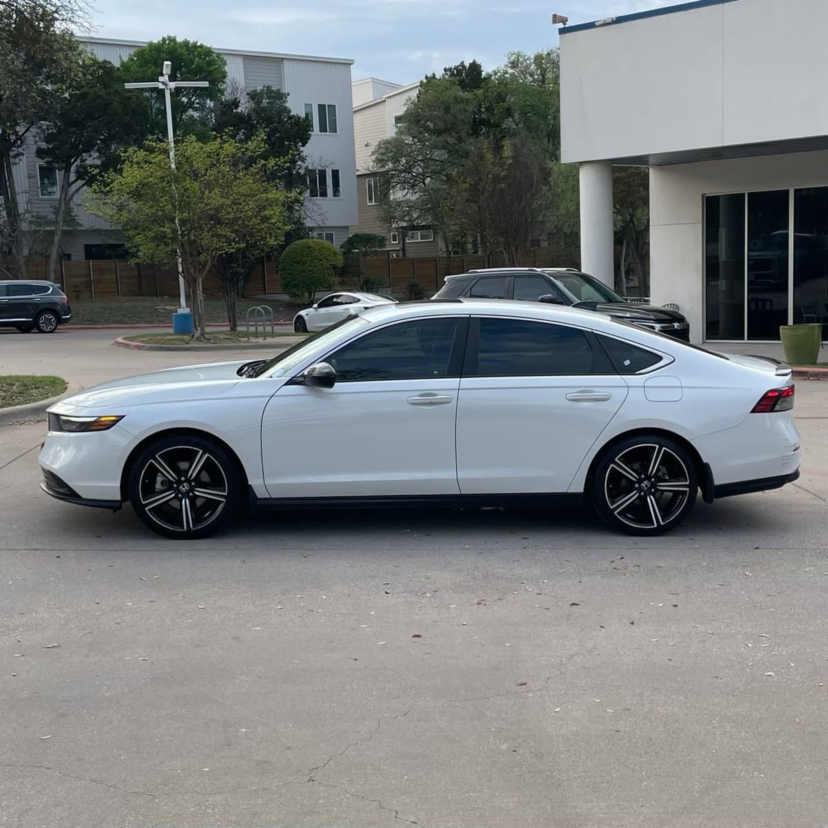 2023 Honda Accord Hybrid - Image 3