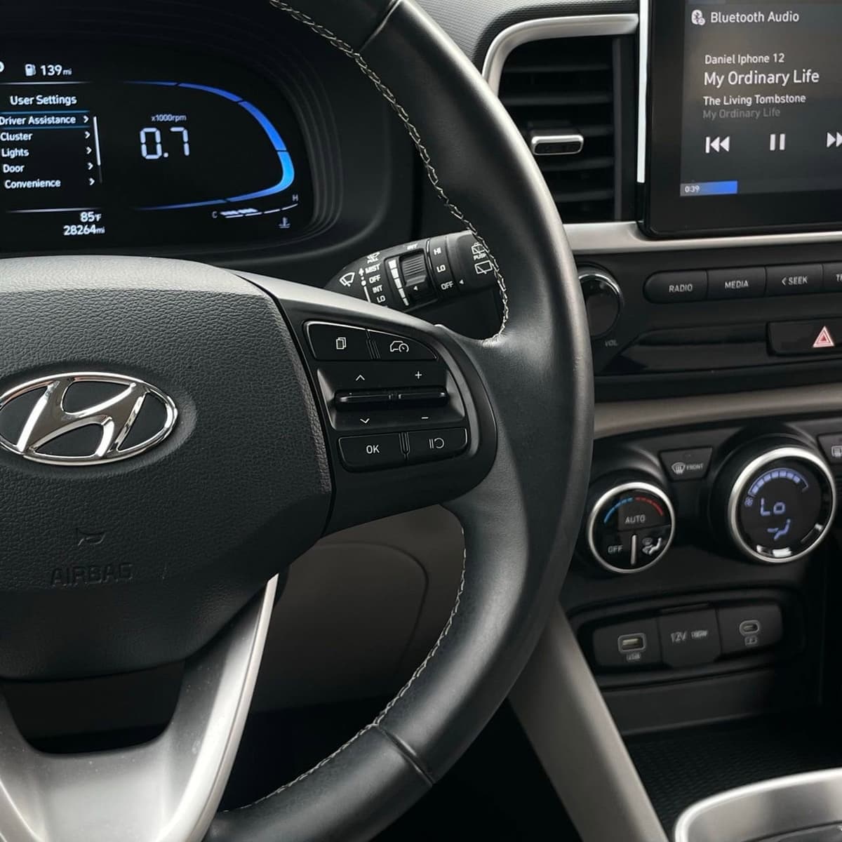 2025 Hyundai Venue - Image 14