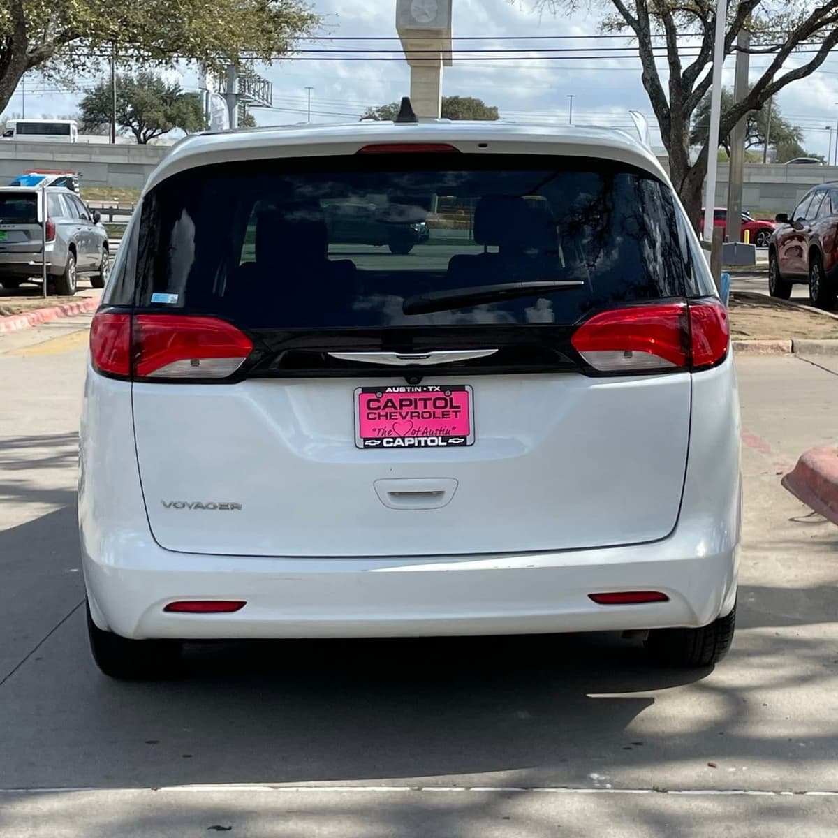 2023 Chrysler Voyager - Image 5