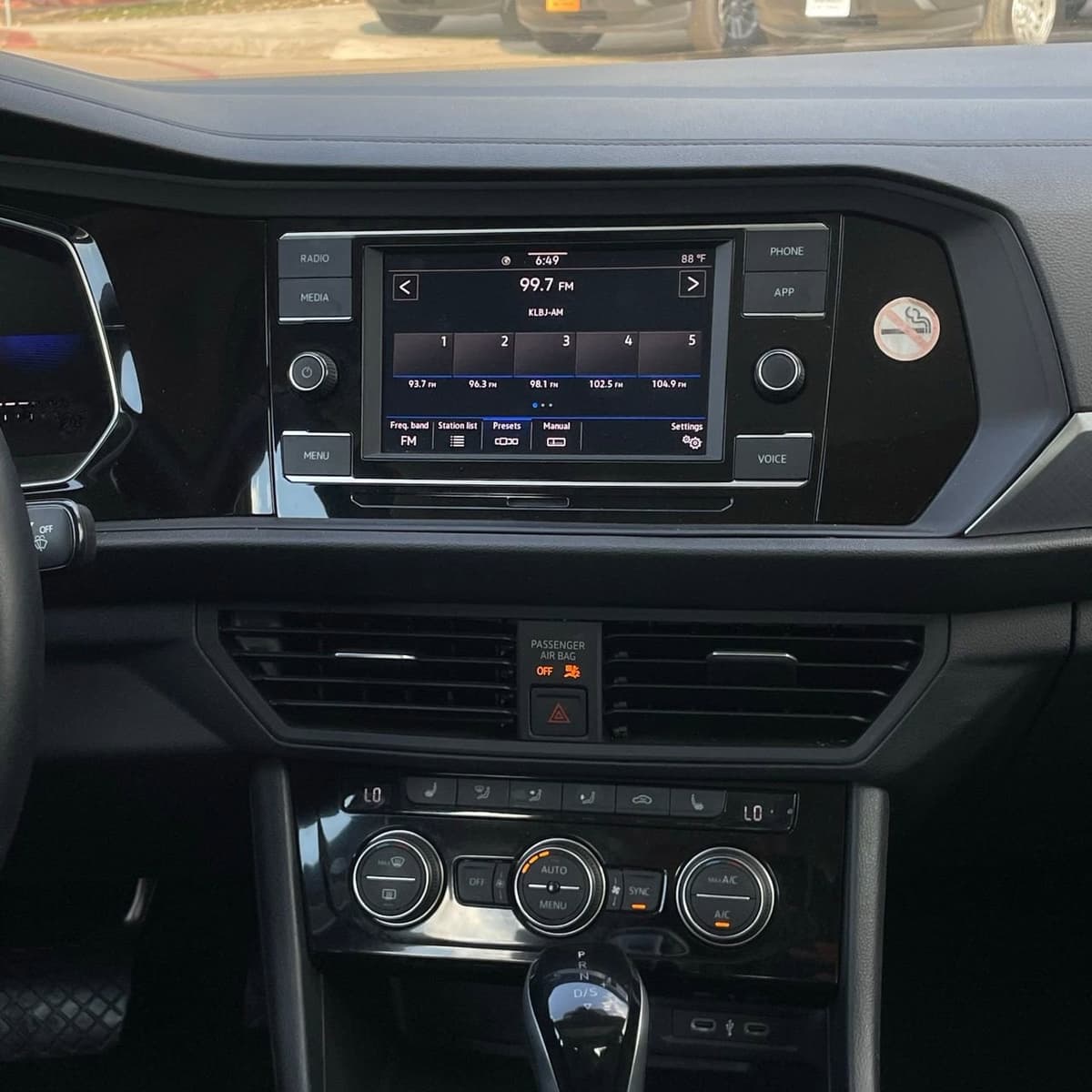 2024 Volkswagen Jetta - Image 18