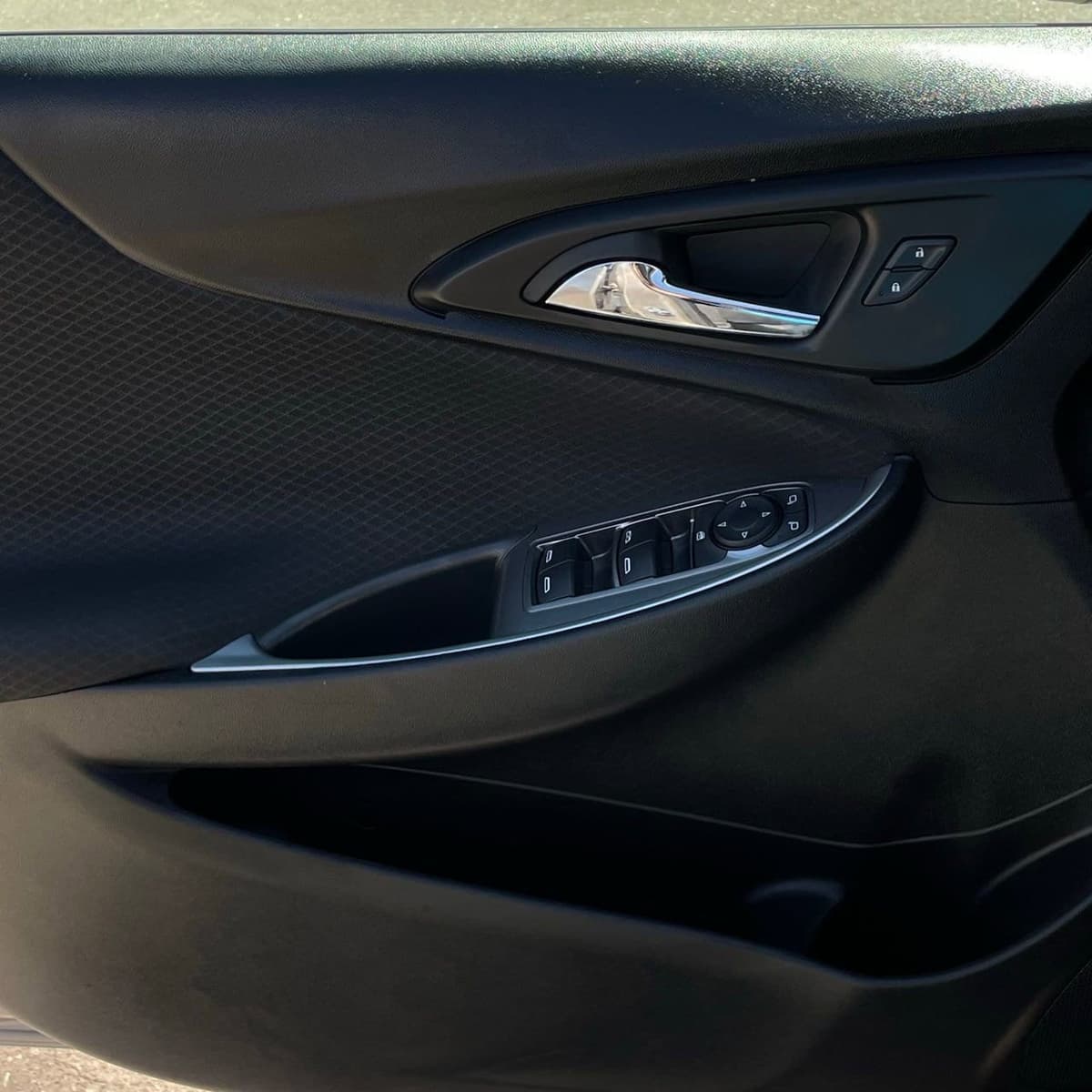 2024 Chevrolet Malibu - Image 21