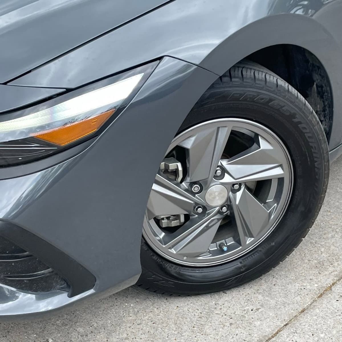 2025 Hyundai Elantra - Image 8