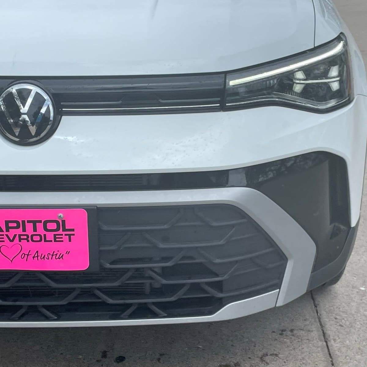 2025 Volkswagen Taos - Image 8