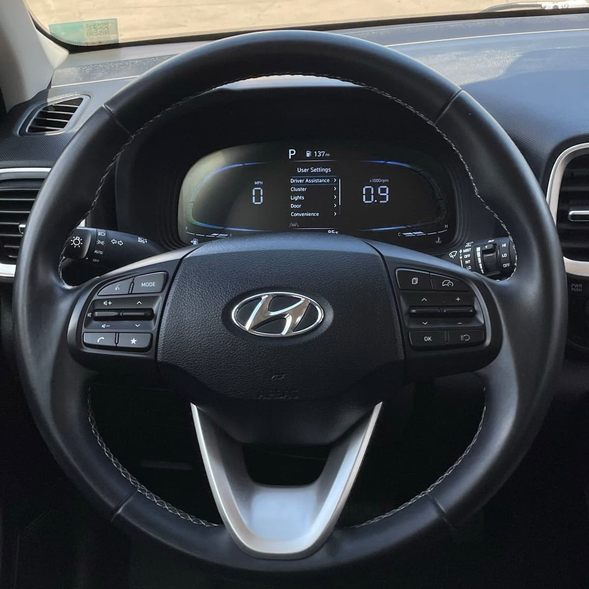 2025 Hyundai Venue - Image 12