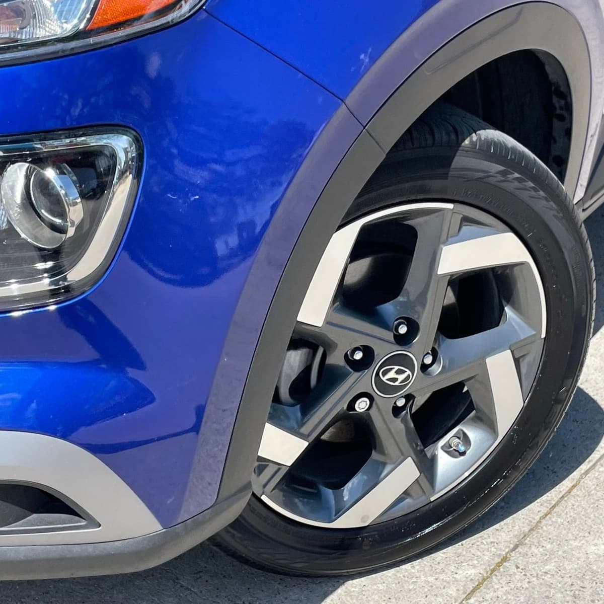 2025 Hyundai Venue - Image 8