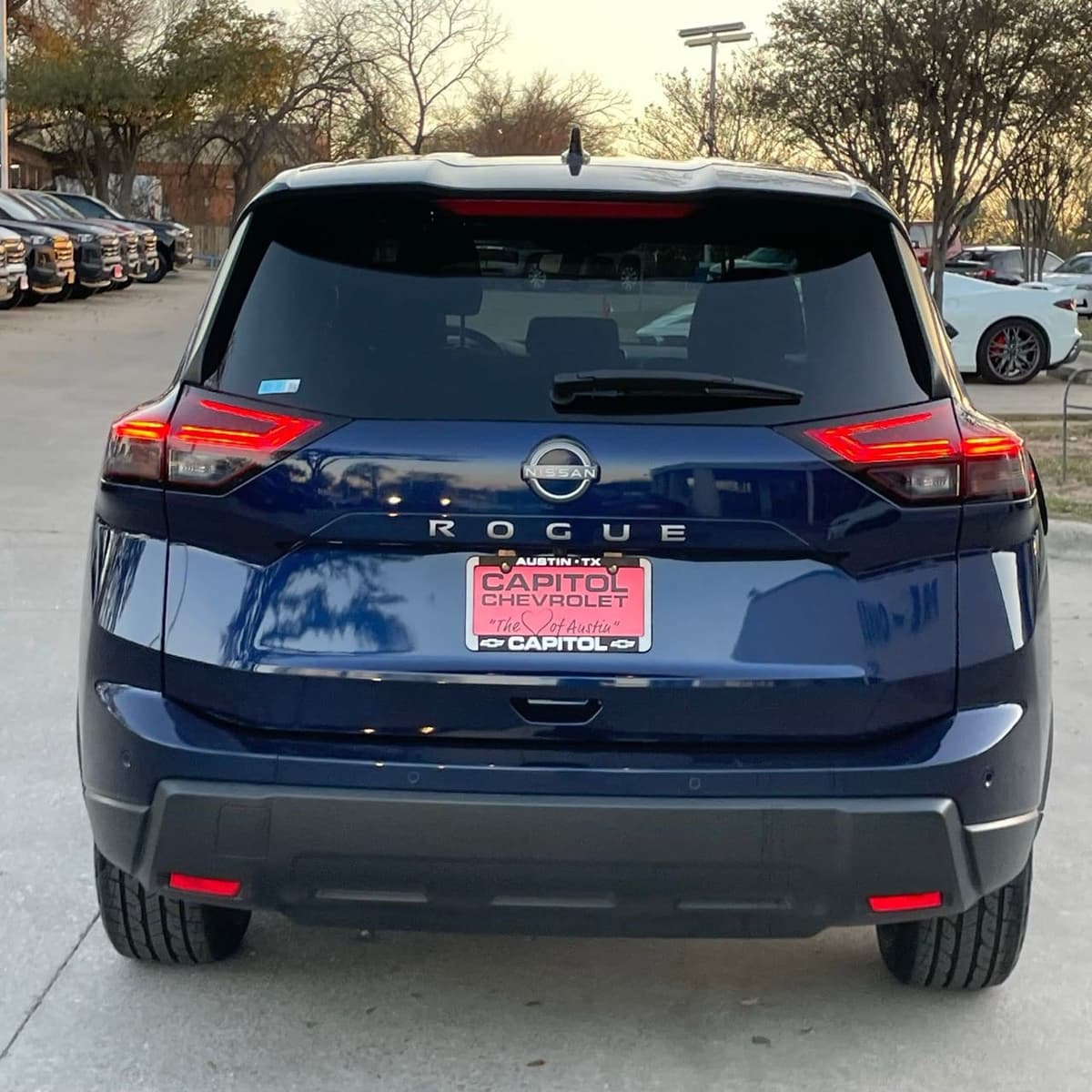 2025 Nissan Rogue - Image 5