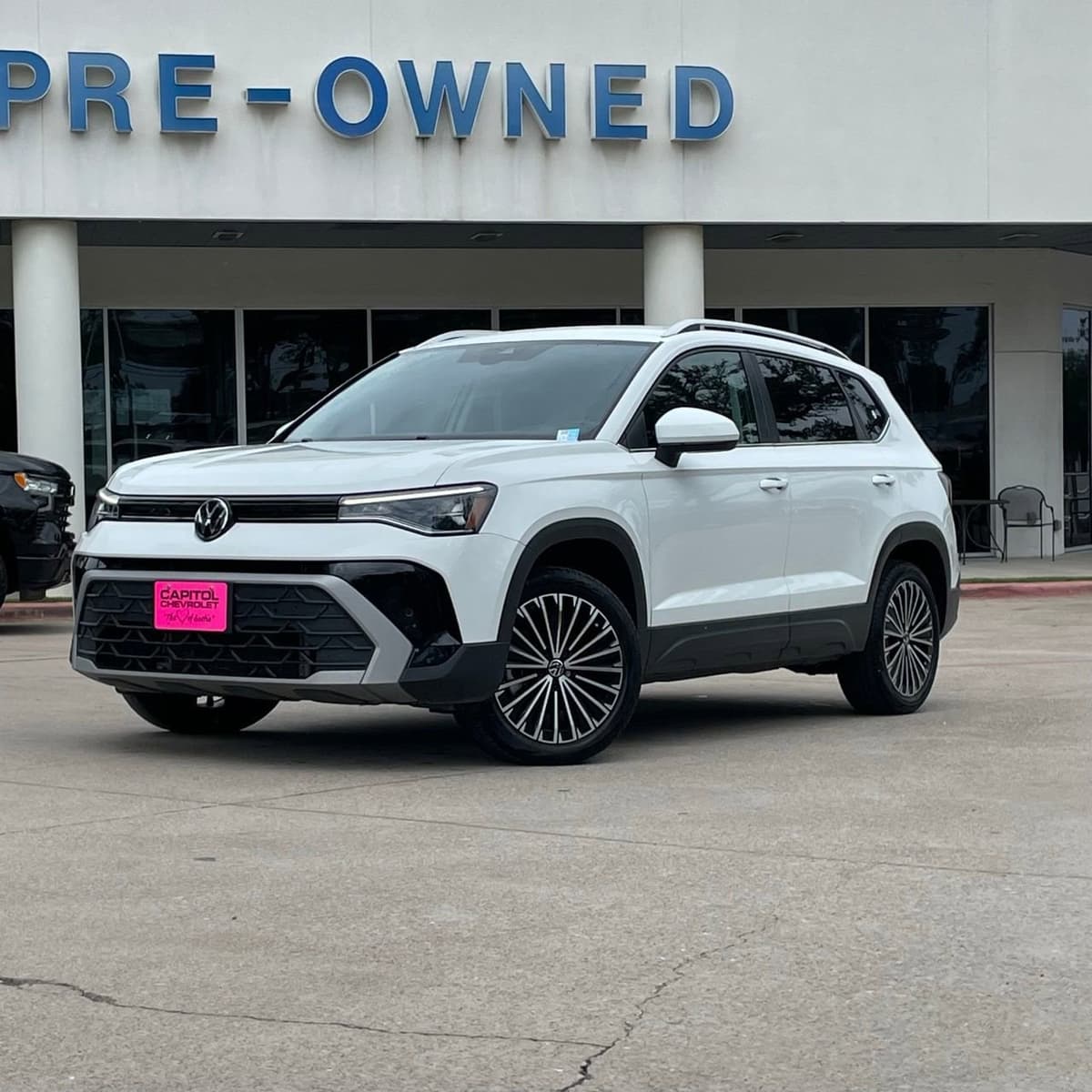 2025 Volkswagen Taos - Image 2