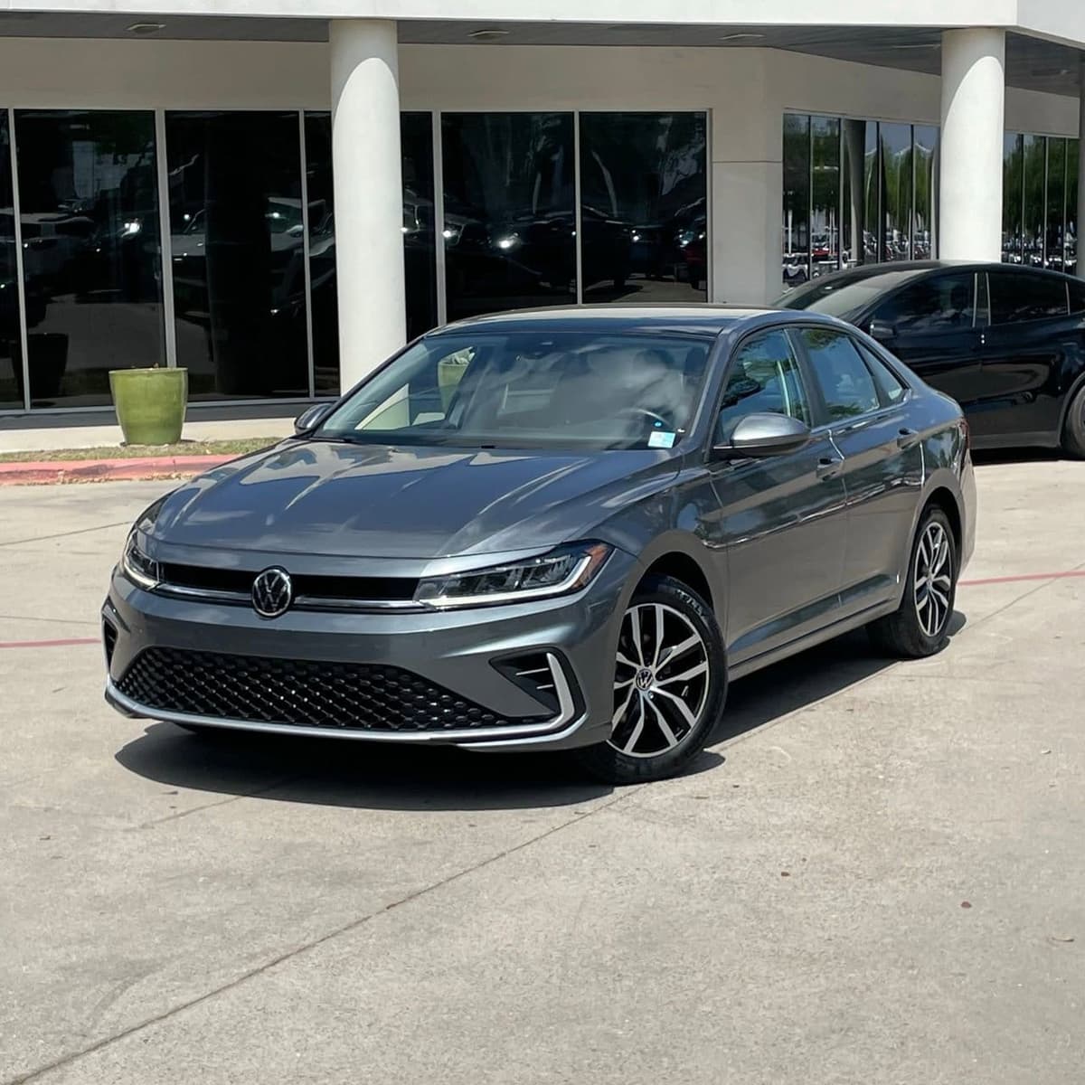 2025 Volkswagen Jetta - Image 10