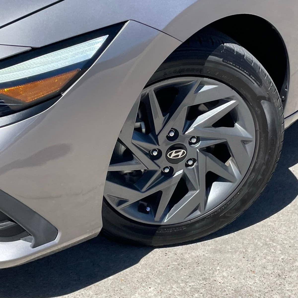 2024 Hyundai Elantra - Image 8