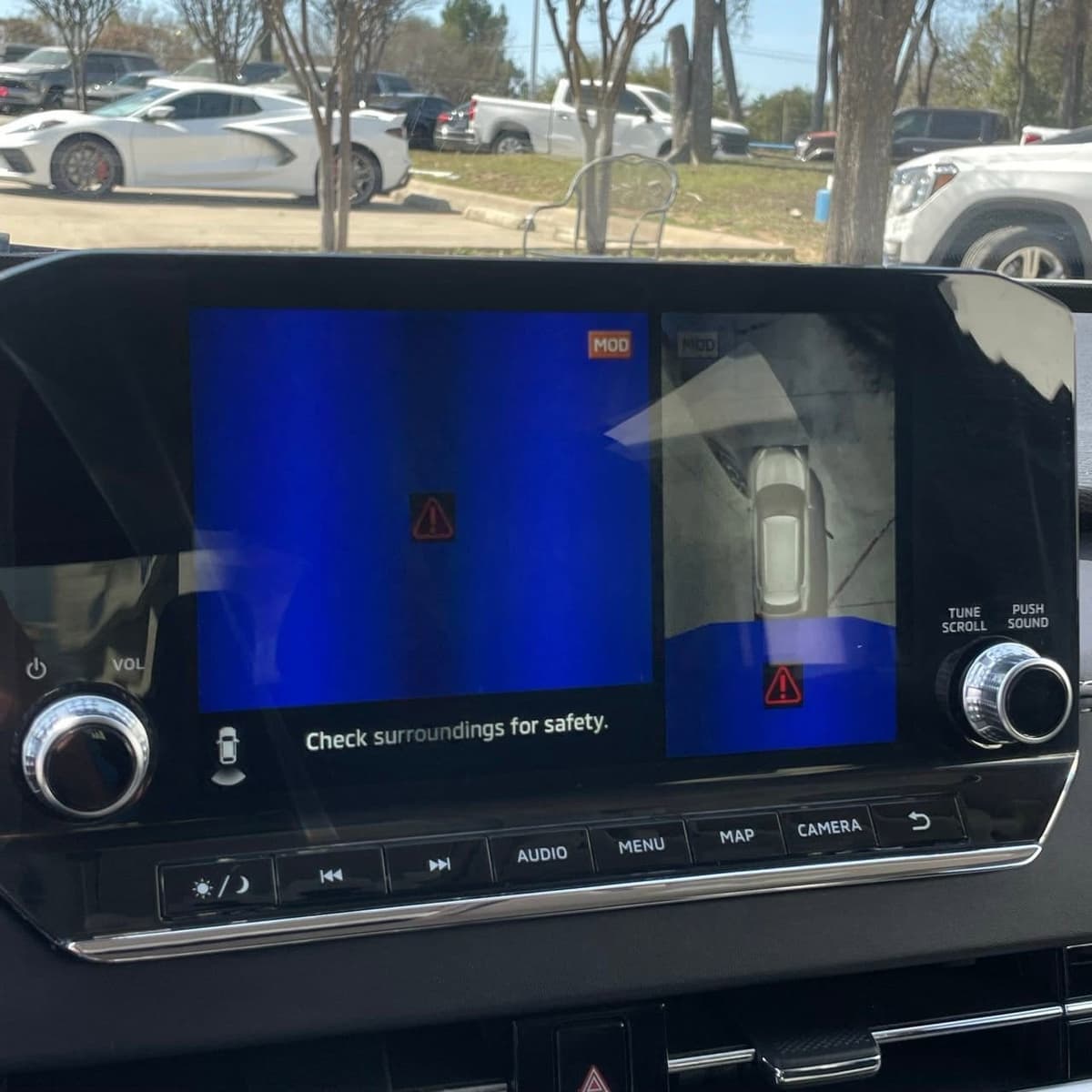 2024 Mitsubishi Outlander - Image 18