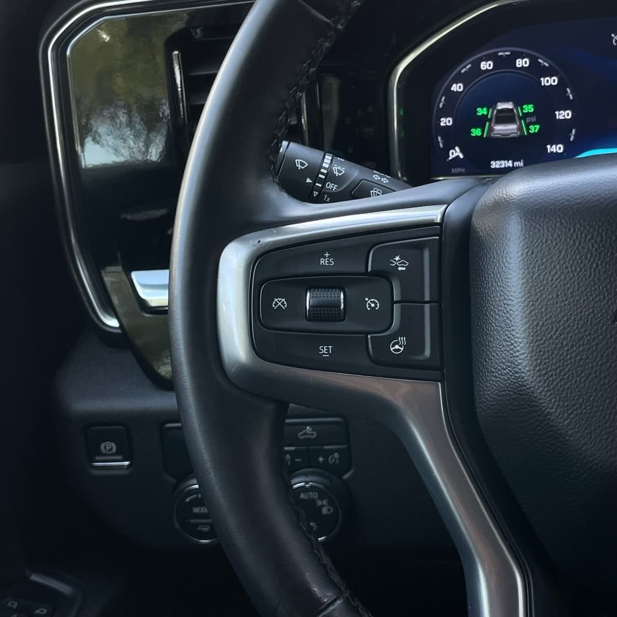 2025 Chevrolet Silverado 1500 - Image 14