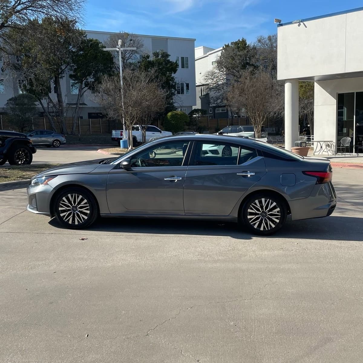 2024 Nissan Altima - Image 3