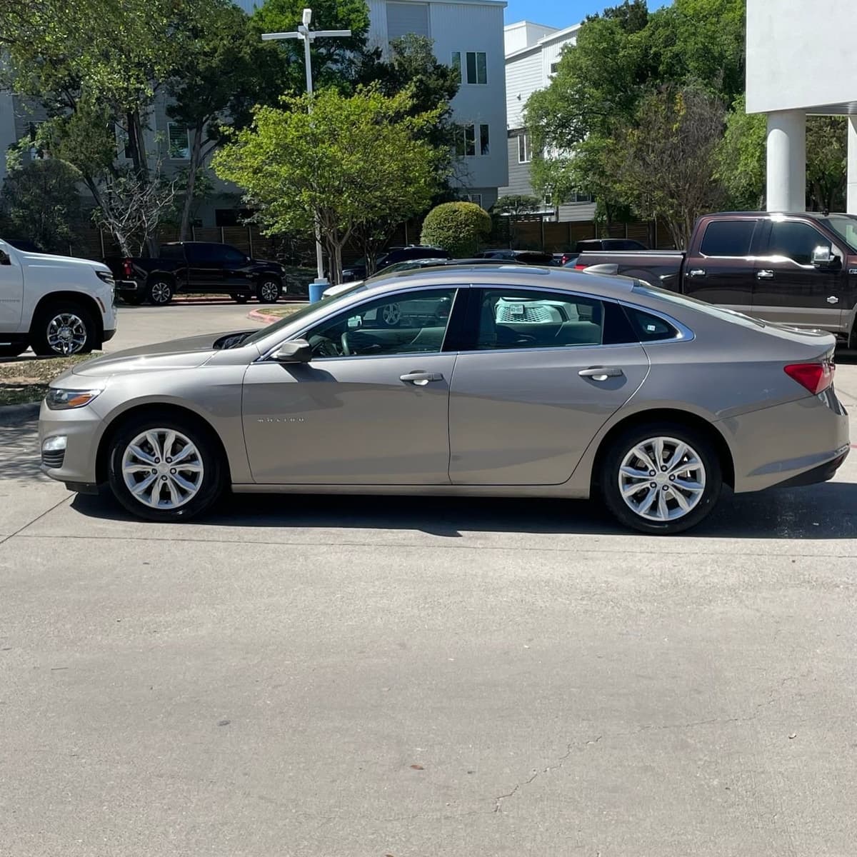 2024 Chevrolet Malibu - Image 3