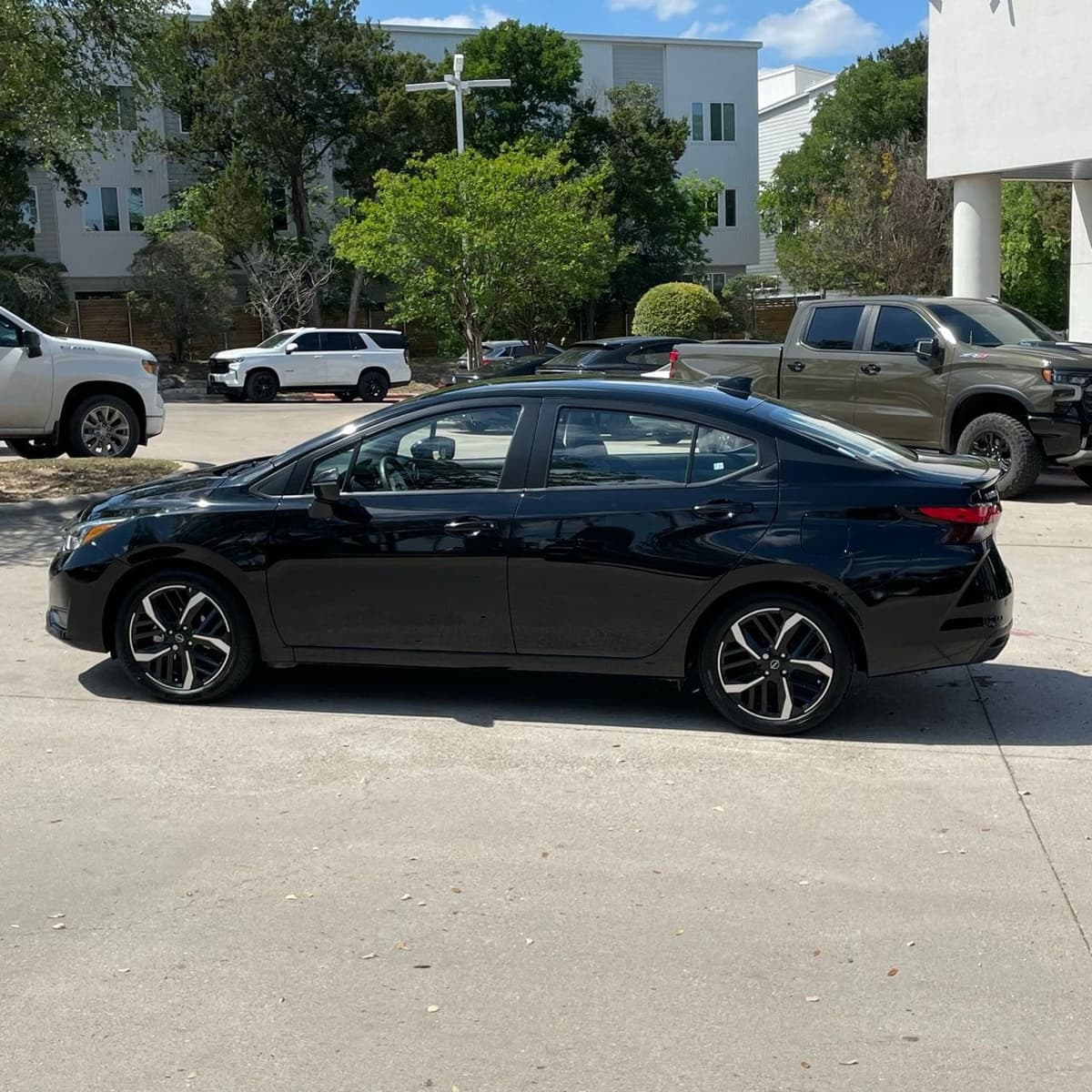 2024 Nissan Versa - Image 3