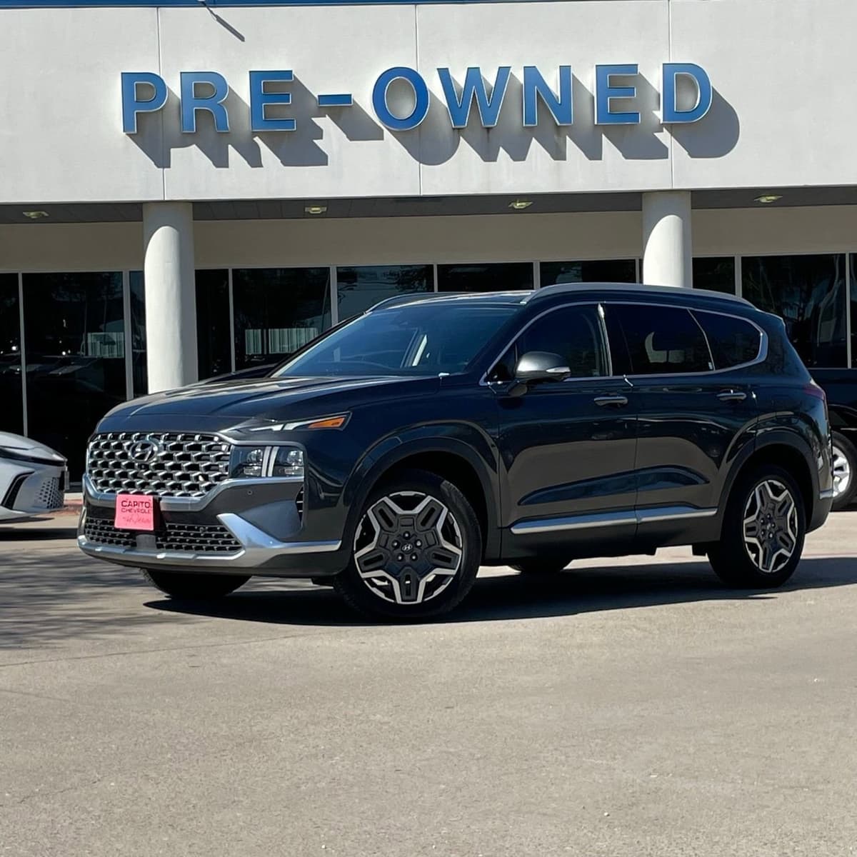 2022 Hyundai Santa Fe - Image 2