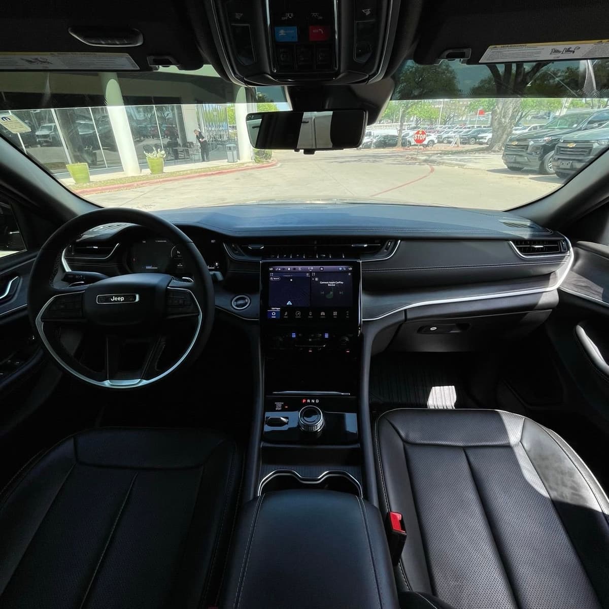 2024 Jeep Grand Cherokee - Image 11