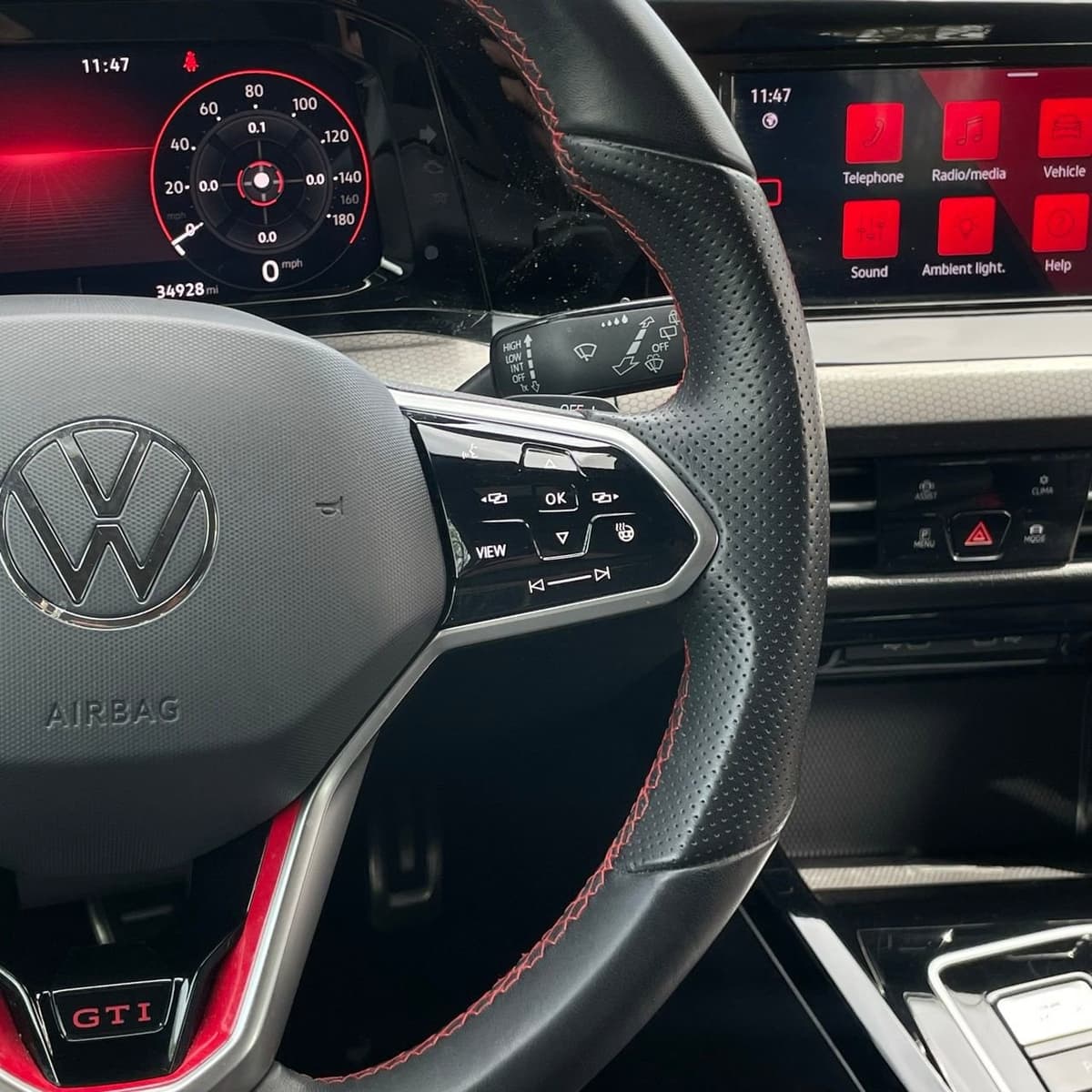 2024 Volkswagen Golf GTI - Image 14