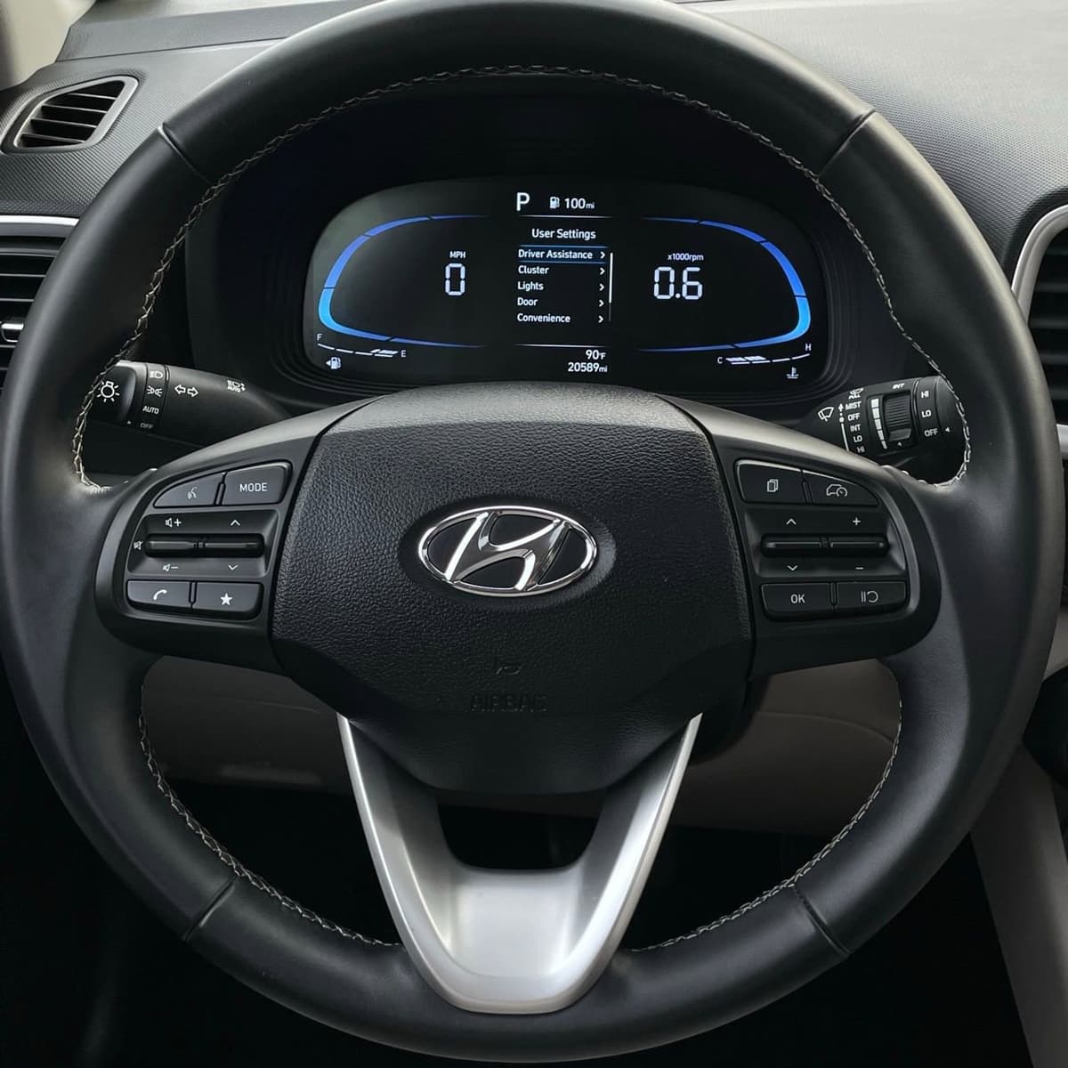 2025 Hyundai Venue - Image 11