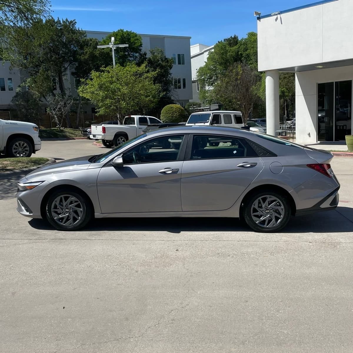 2024 Hyundai Elantra - Image 3