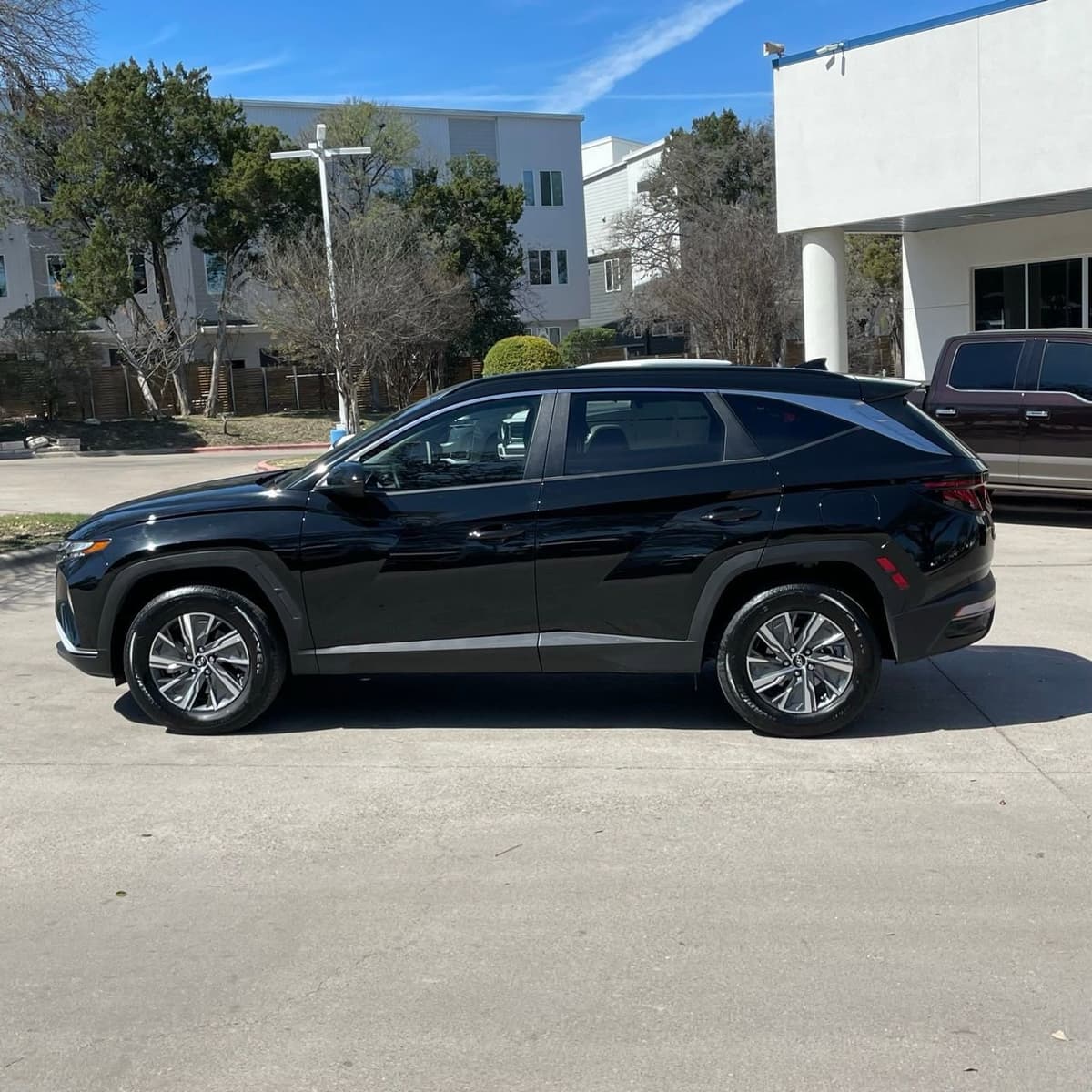 2024 Hyundai Tucson Hybrid - Image 3