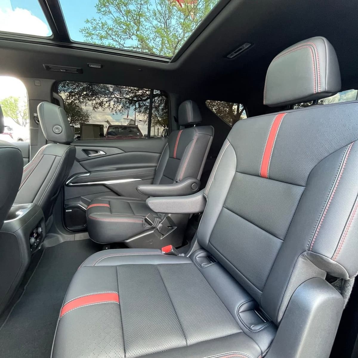 2026 Chevrolet Traverse - Image 23