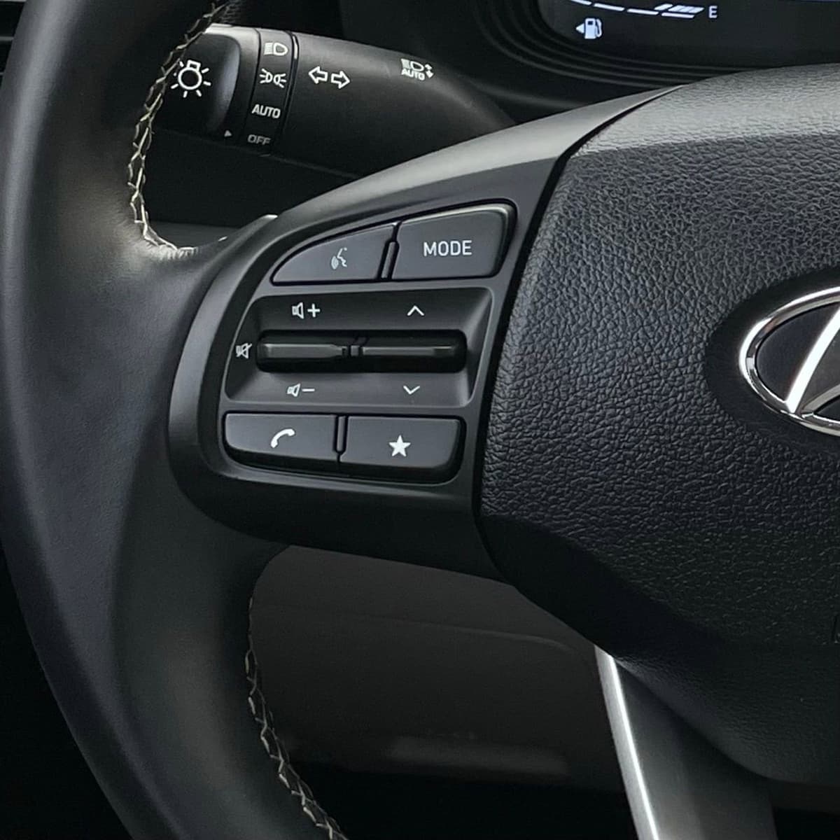2025 Hyundai Venue - Image 12