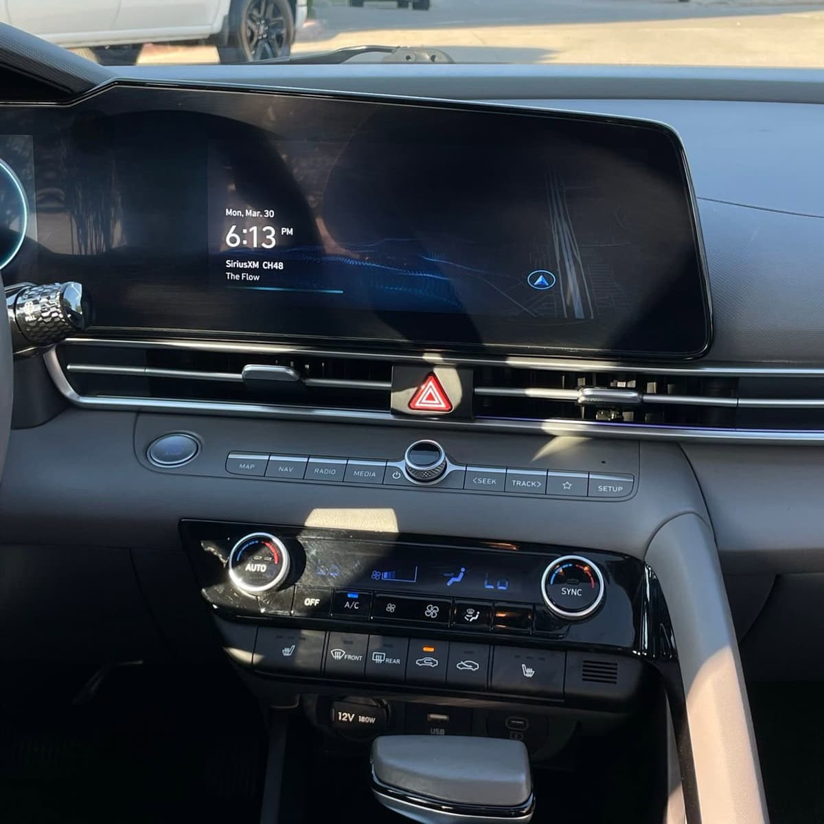 2025 Hyundai Elantra - Image 17