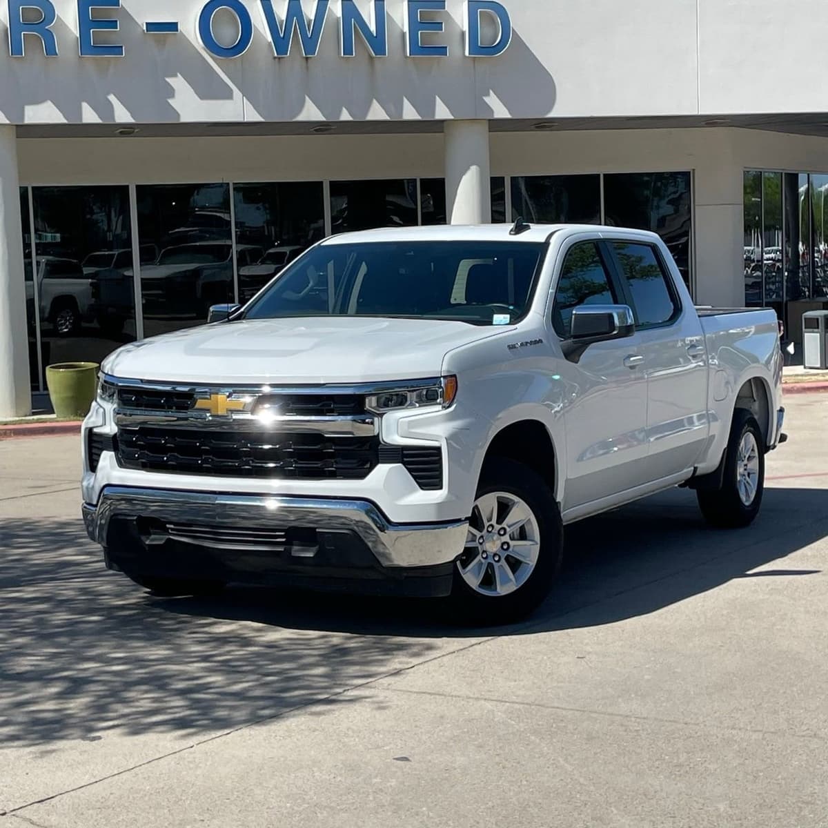2025 Chevrolet Silverado 1500 - Image 10