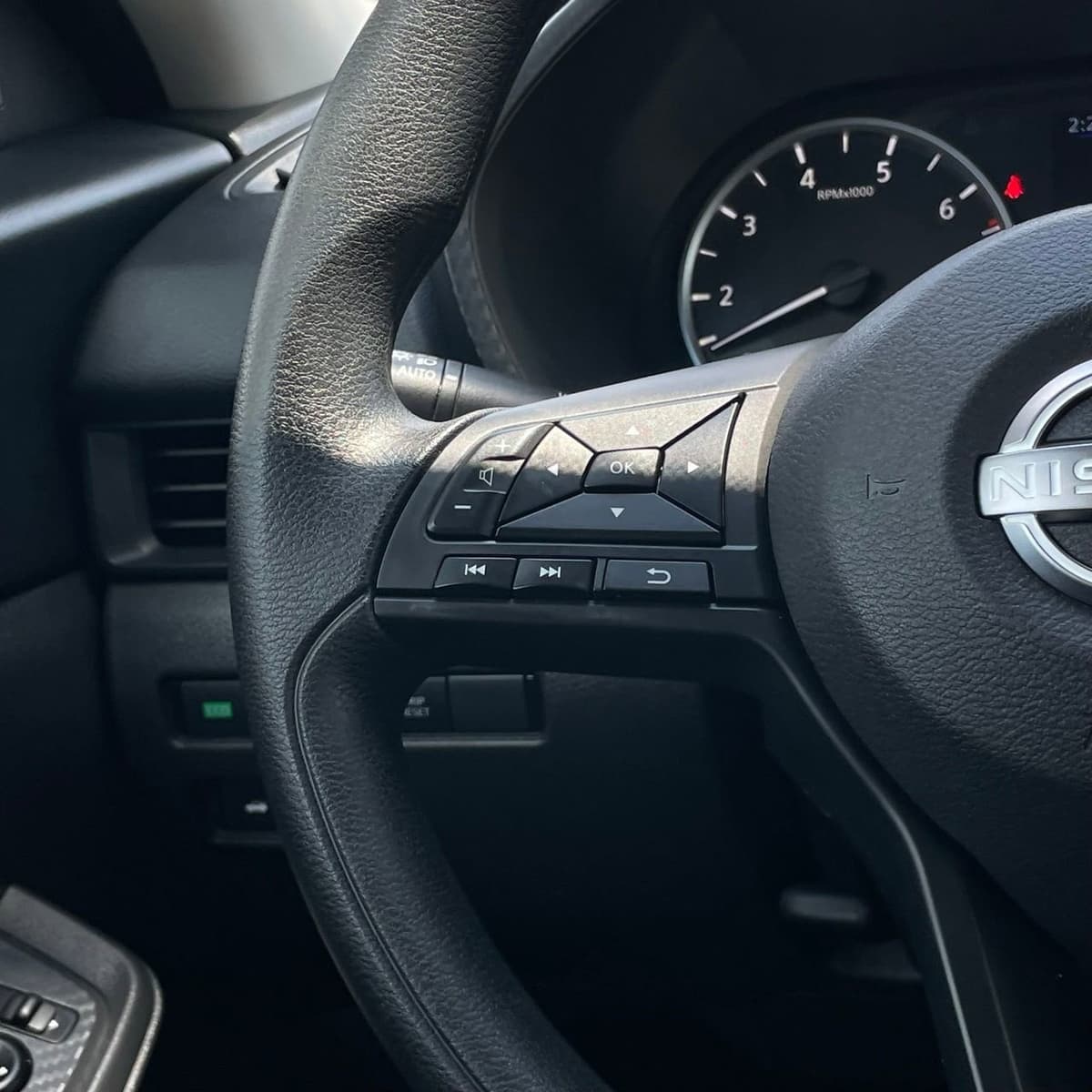 2025 Nissan Sentra - Image 13