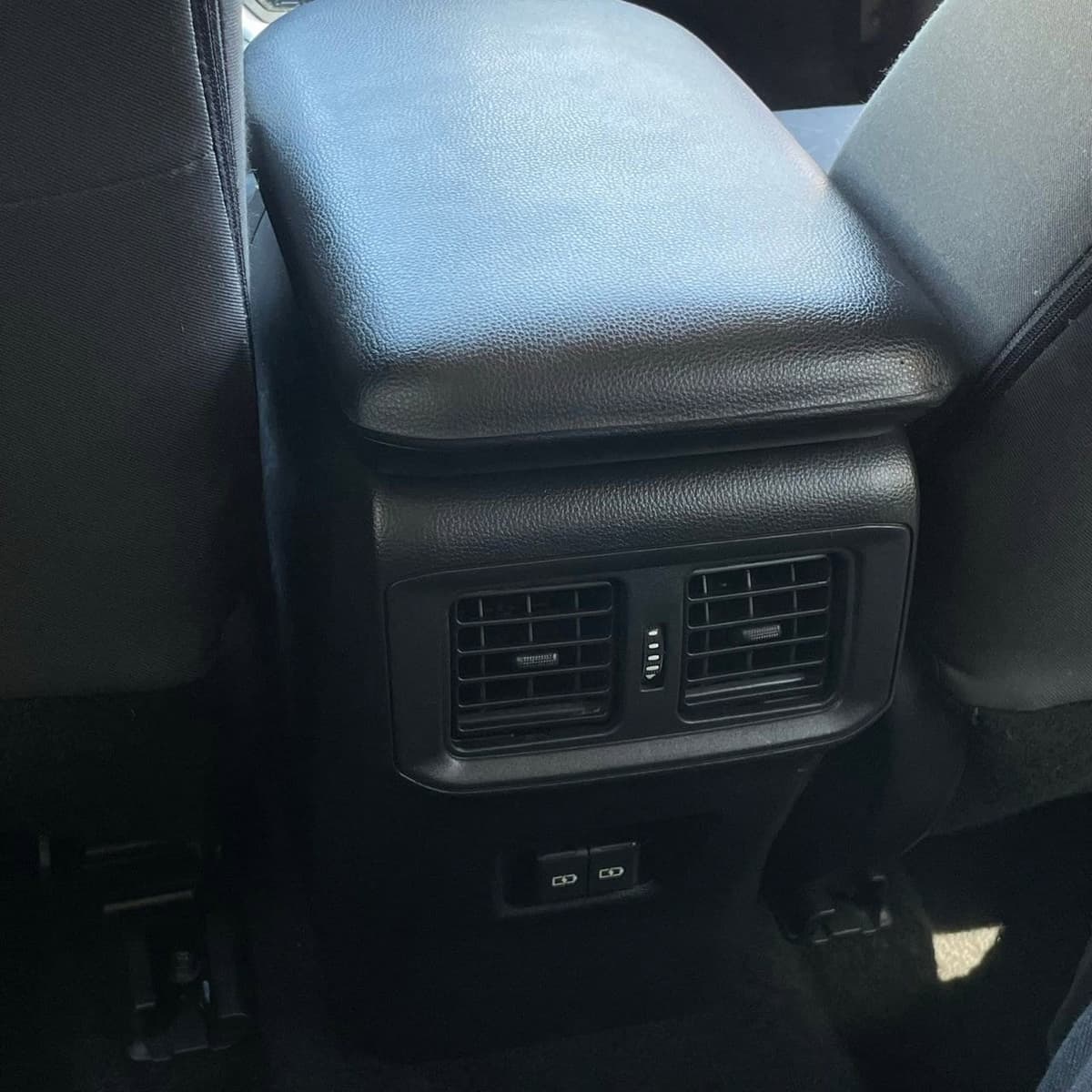 2024 Toyota RAV4 - Image 25