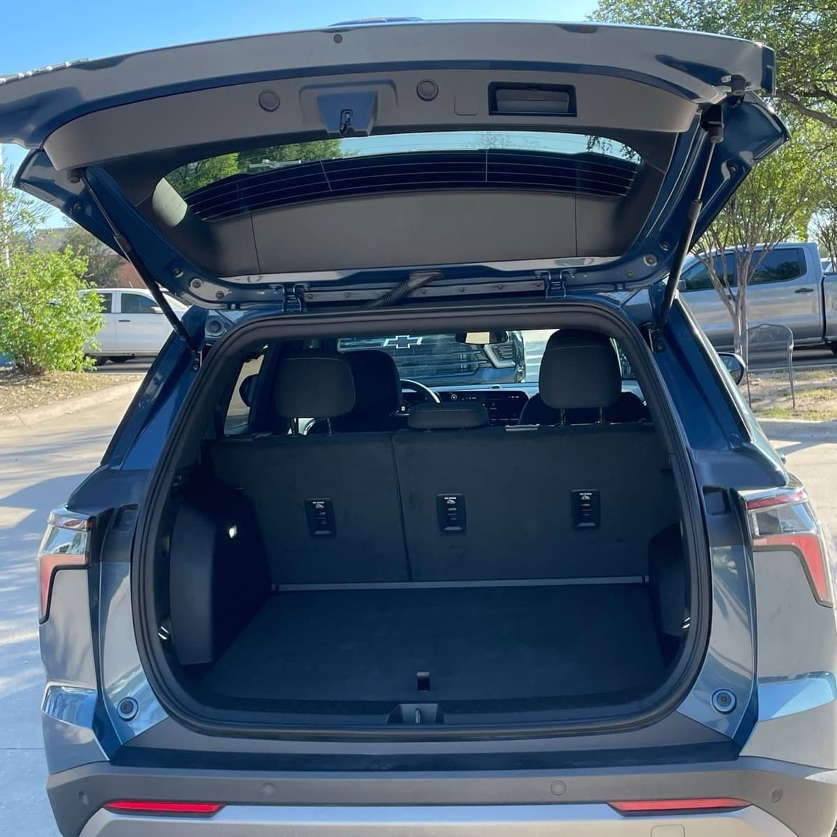 2025 Chevrolet Equinox - Image 25