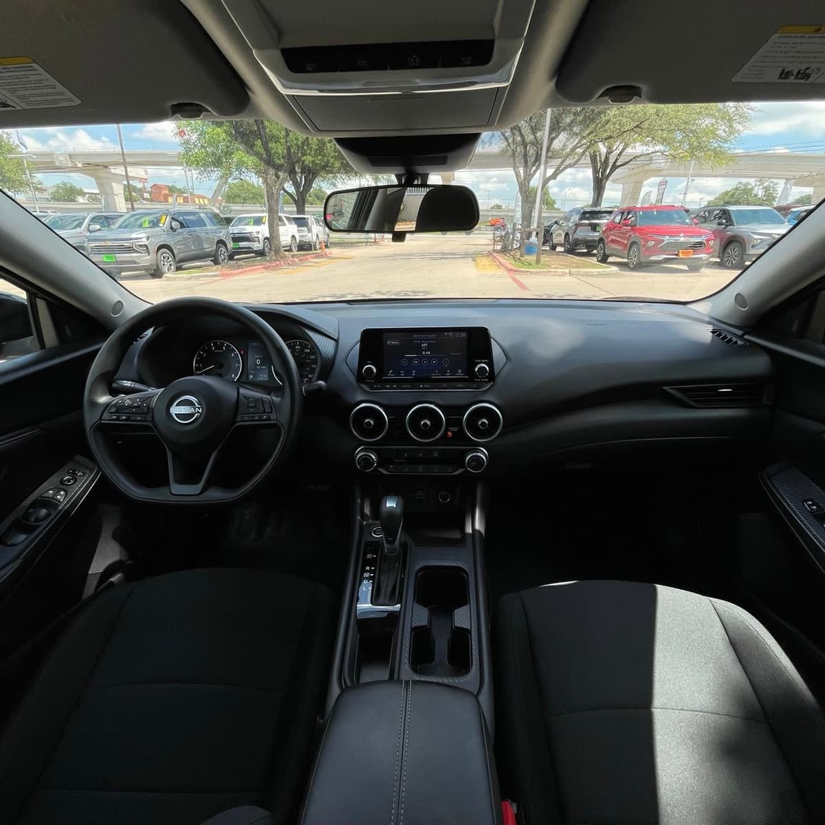 2025 Nissan Sentra - Image 10
