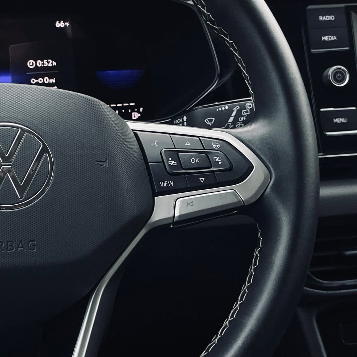 2024 Volkswagen Taos - Image 12