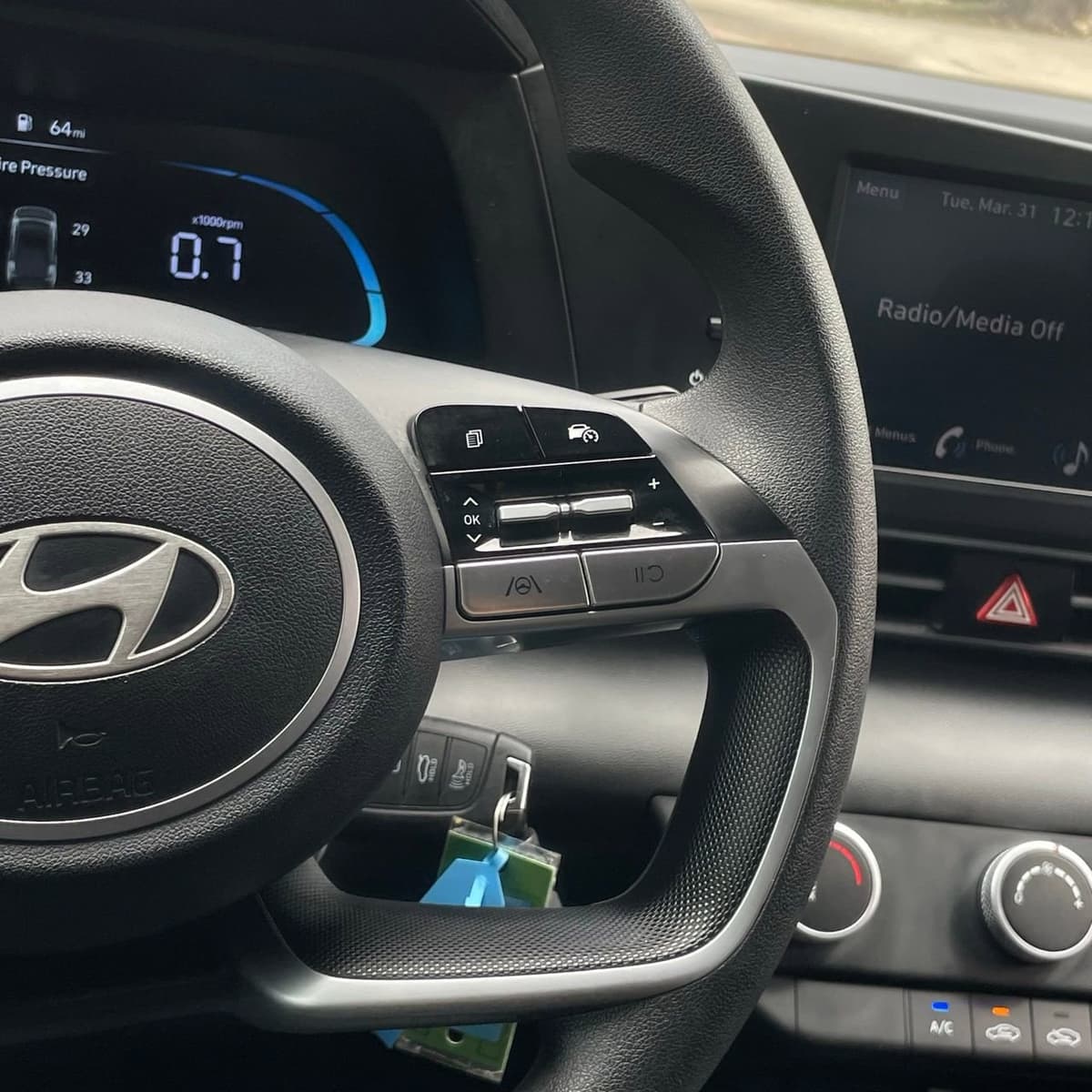 2025 Hyundai Elantra - Image 14