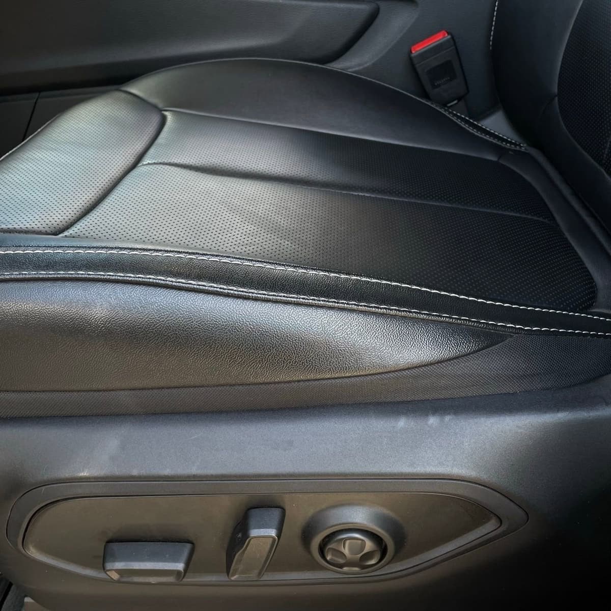 2024 Jeep Grand Cherokee - Image 23