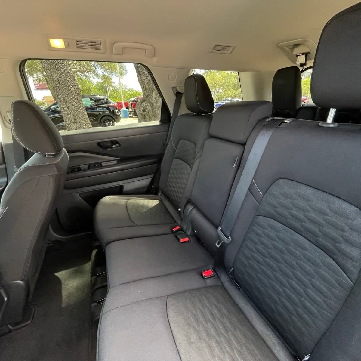 2024 Nissan Pathfinder - Image 24