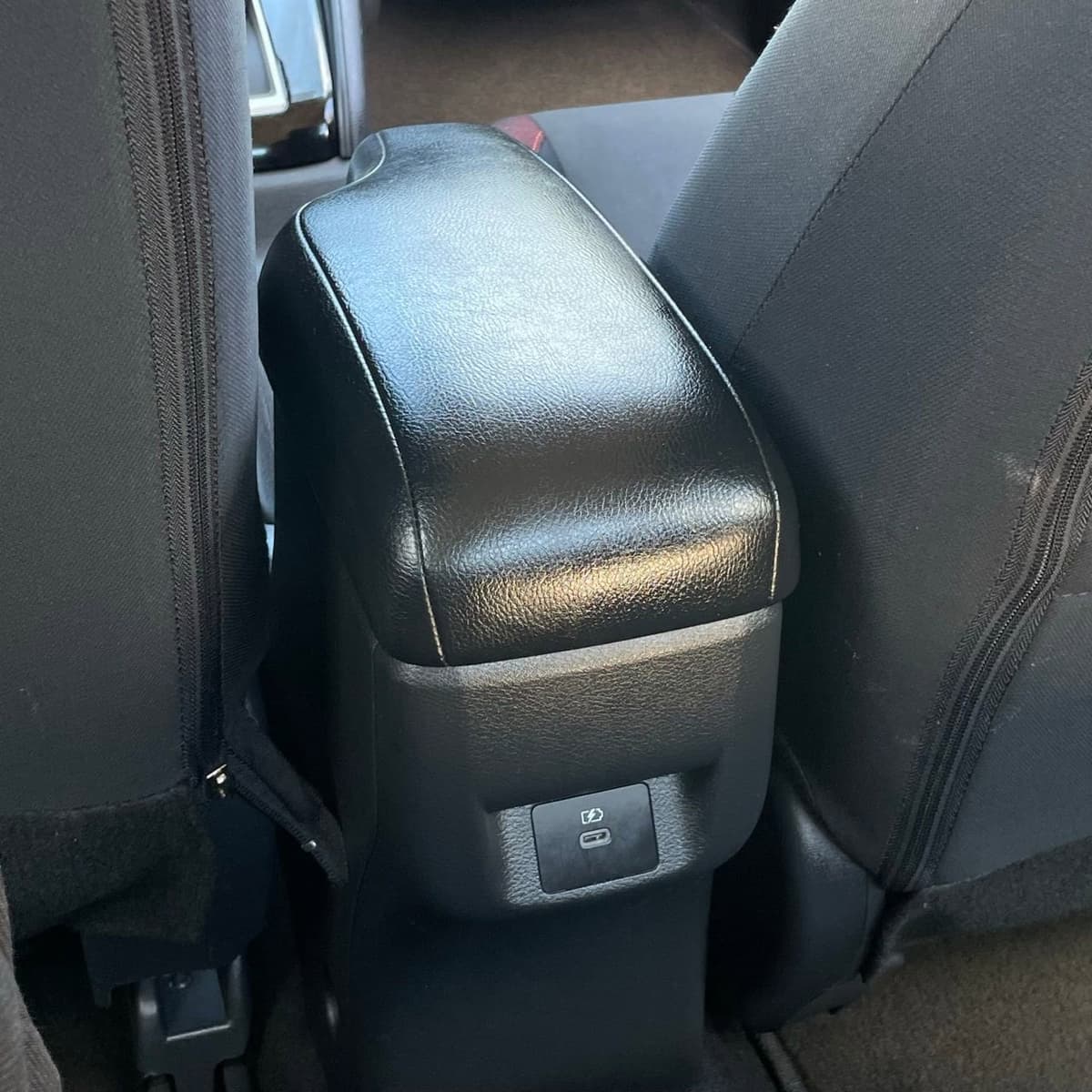 2024 Nissan Versa - Image 25