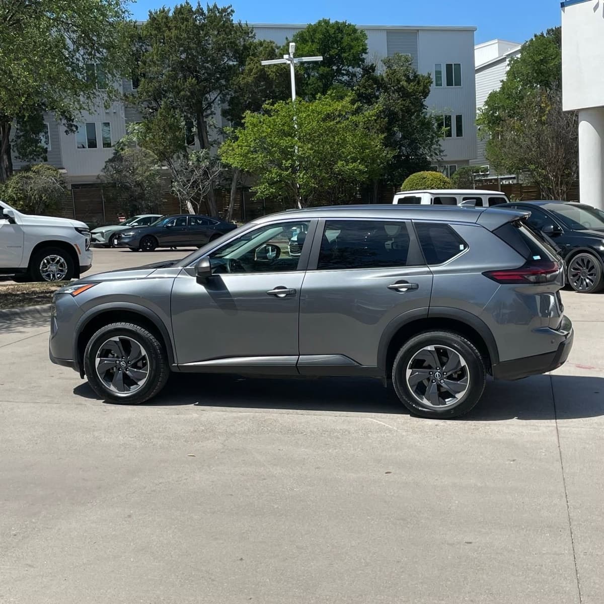 2024 Nissan Rogue - Image 3