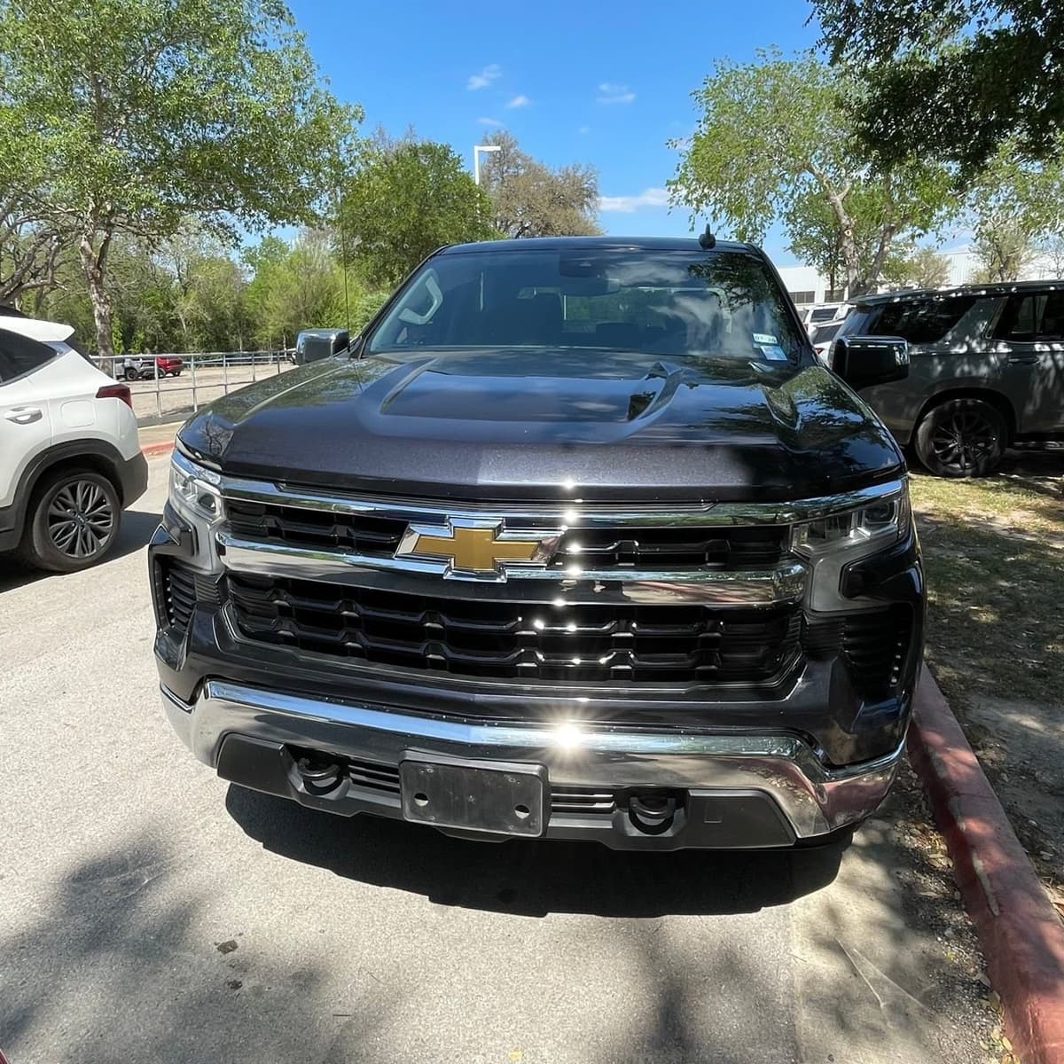 2023 Chevrolet Silverado 1500 - Image 2