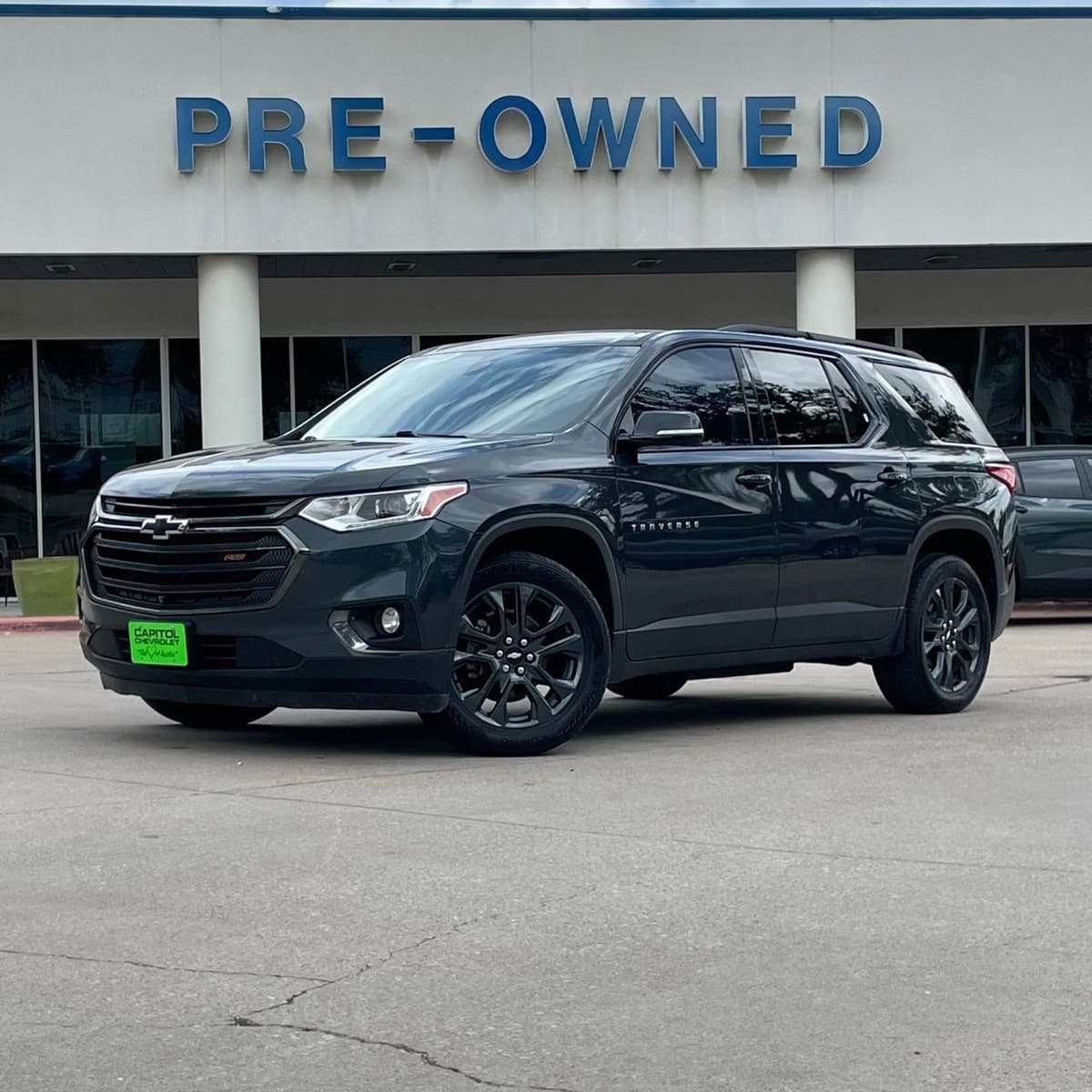 2020 Chevrolet Traverse - Image 2