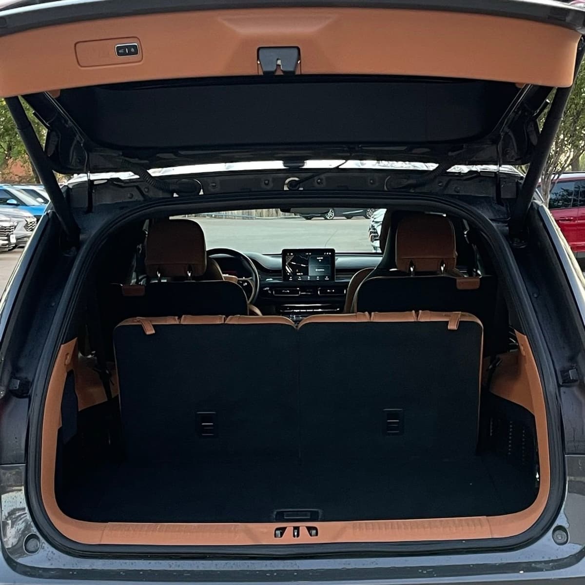 2020 Lincoln Aviator - Image 25