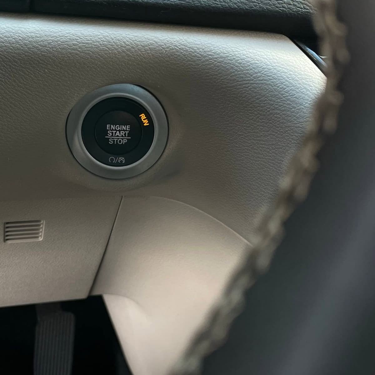 2023 Chrysler Voyager - Image 15