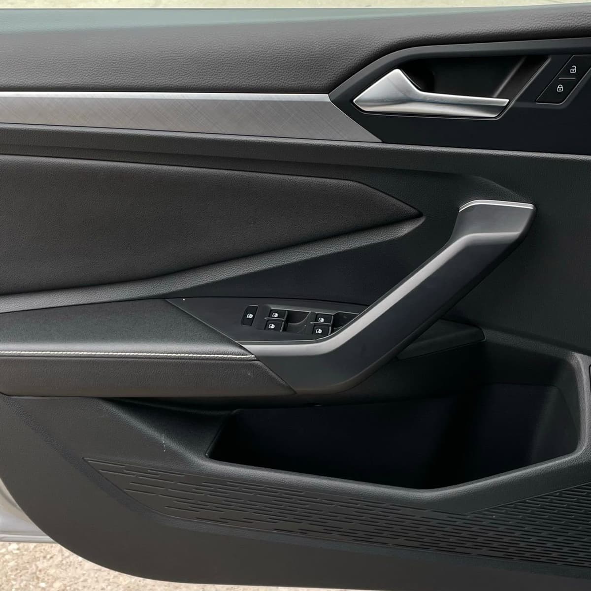 2024 Volkswagen Jetta - Image 21