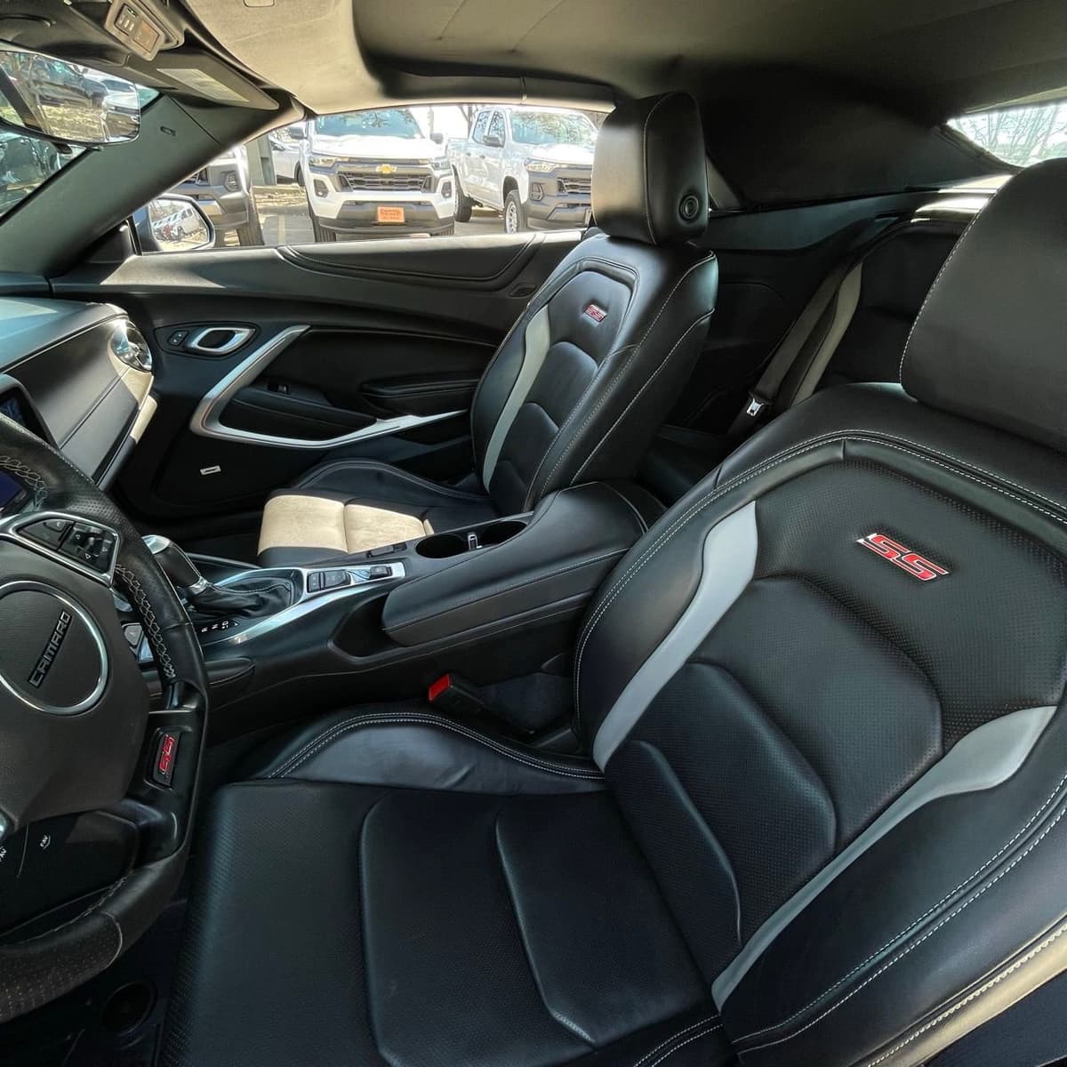 2023 Chevrolet Camaro - Image 21