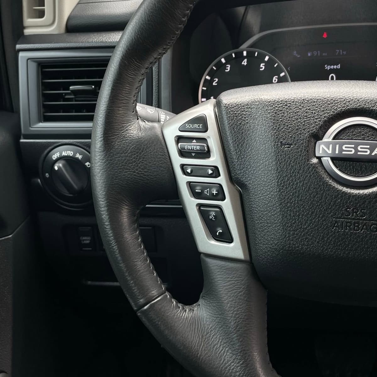 2024 Nissan Titan - Image 14