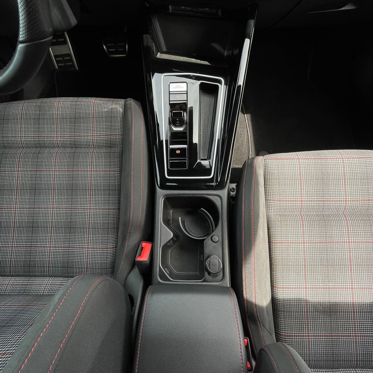 2024 Volkswagen Golf GTI - Image 18