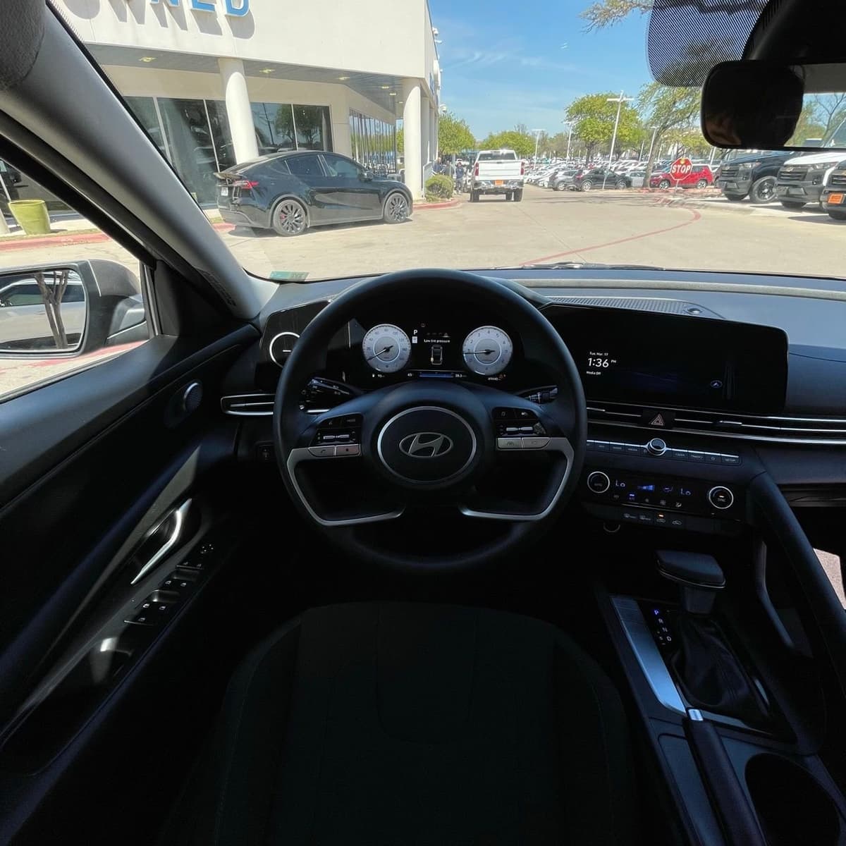 2024 Hyundai Elantra - Image 11