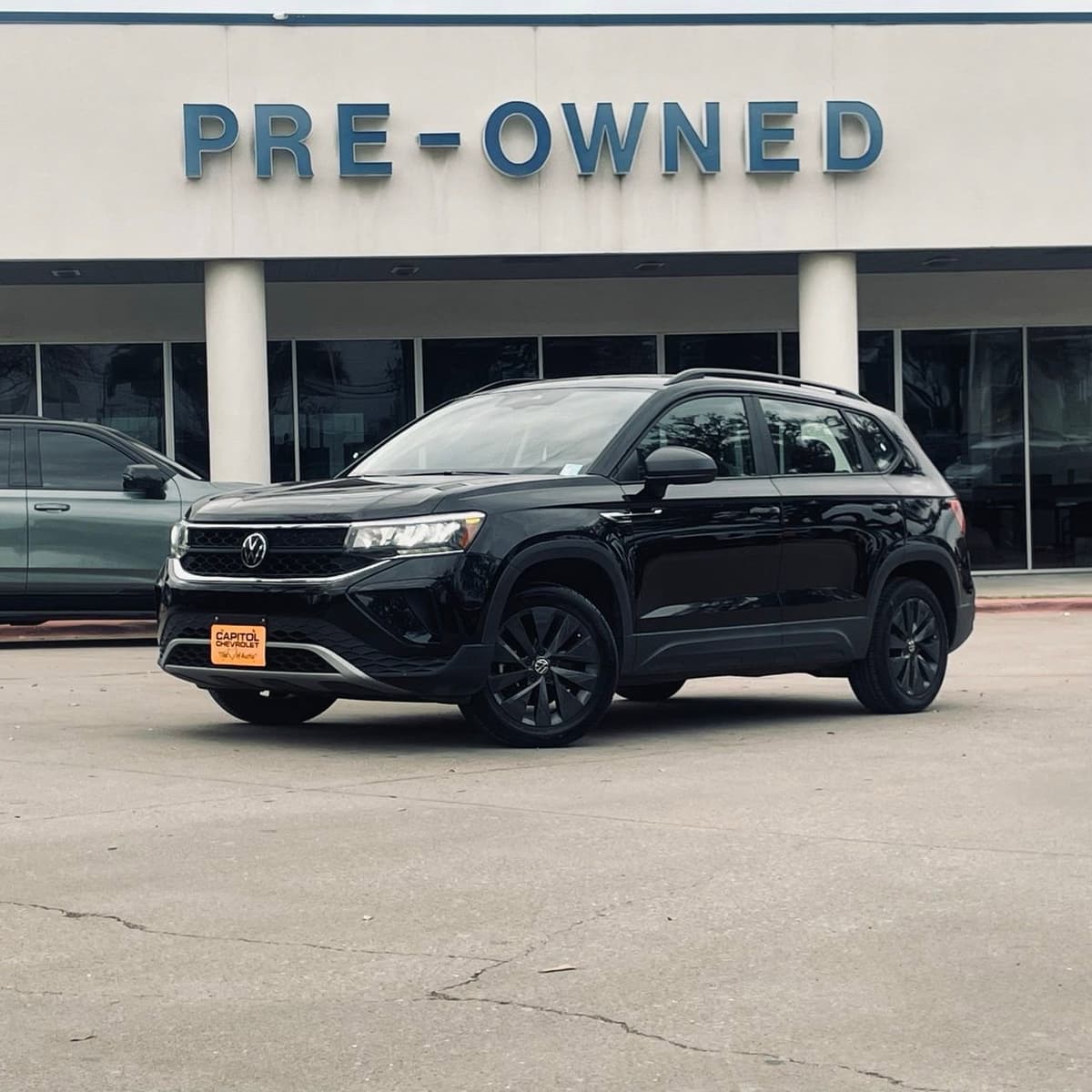 2024 Volkswagen Taos - Image 2