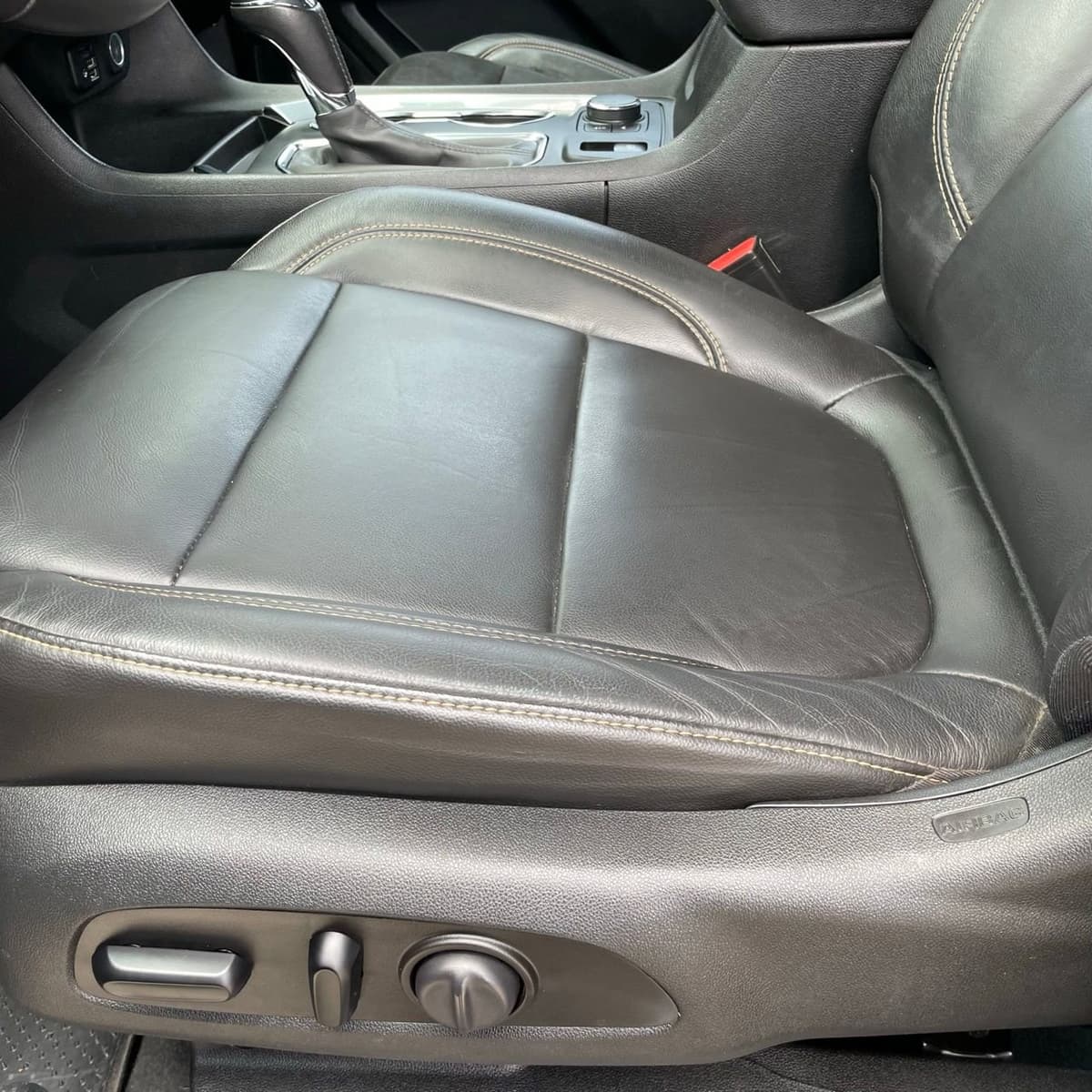 2020 Chevrolet Traverse - Image 23